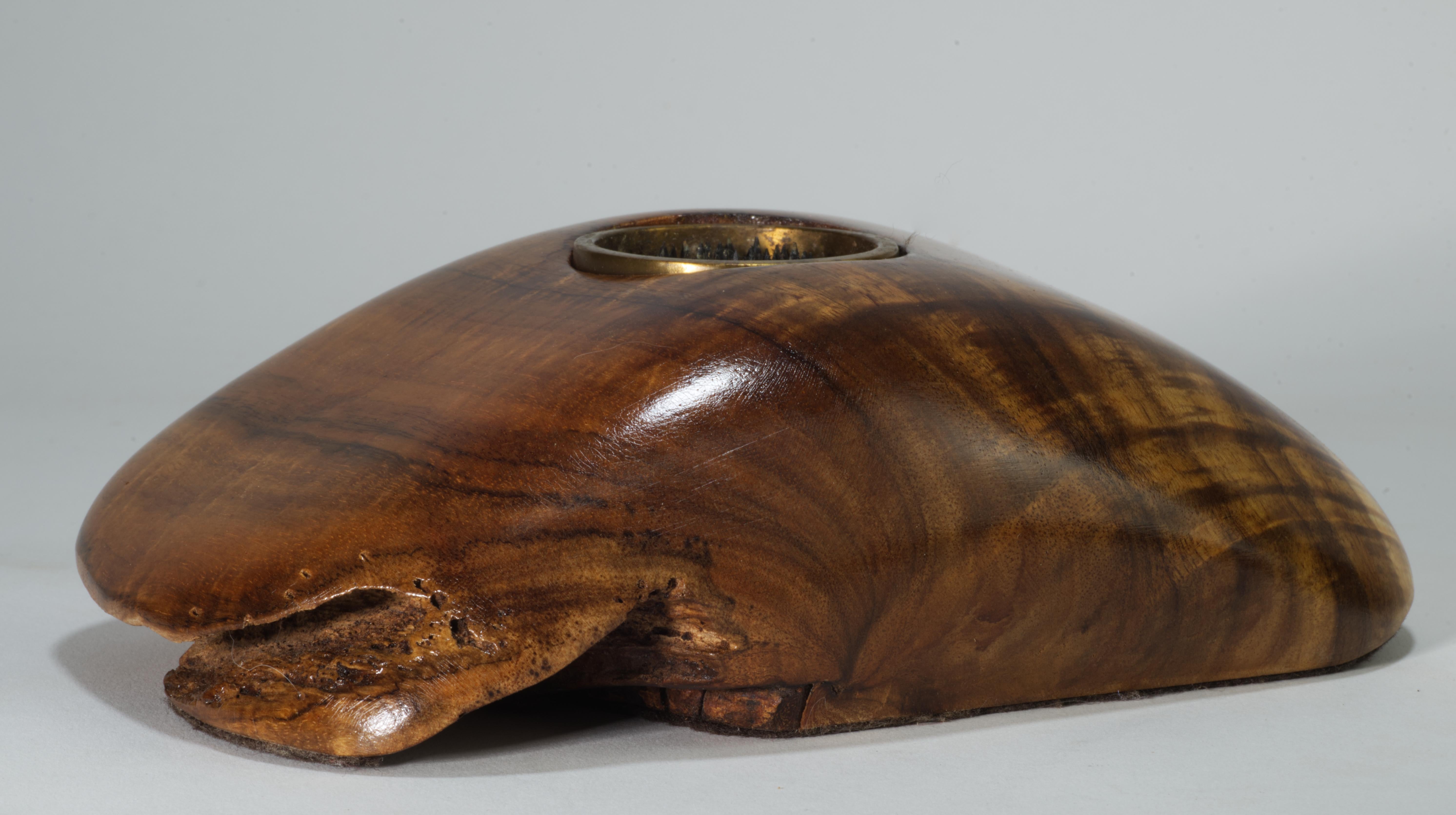 Jarrón Ikebana de Madera de Koa Tallada y Latón, Hawaii en venta 3