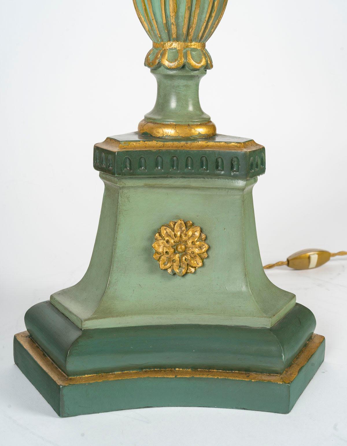 Lámpara de Madera Tallada, Lacada y Dorada, 1950-1960, Estilo Luis XVI. en Bueno estado para la venta en Saint-Ouen, FR