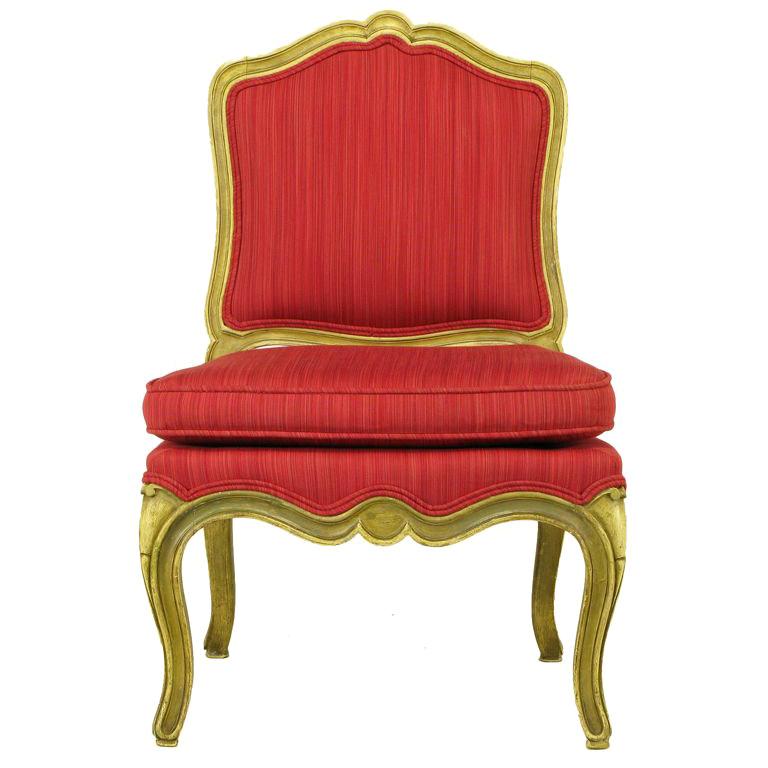 Chaise d'enfant de style Queen Anne en bois sculpté et laqué en vente