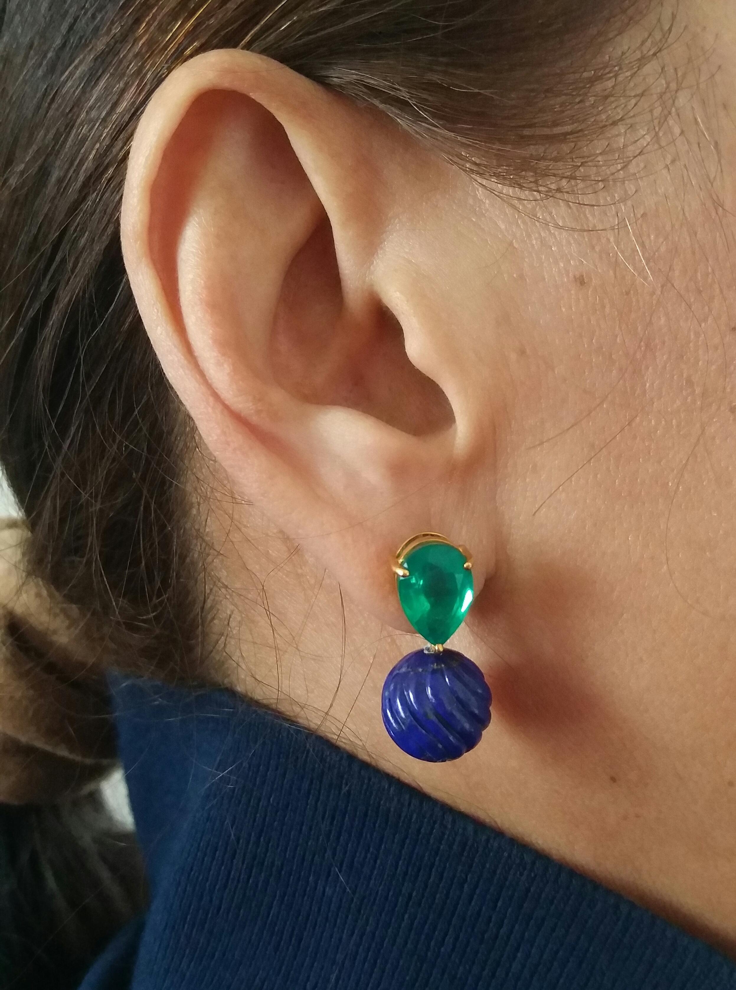 Carved Lapis Lazuli Round Beads Green Quartz 14 Karat Yellow Gold Earrings For Sale 1