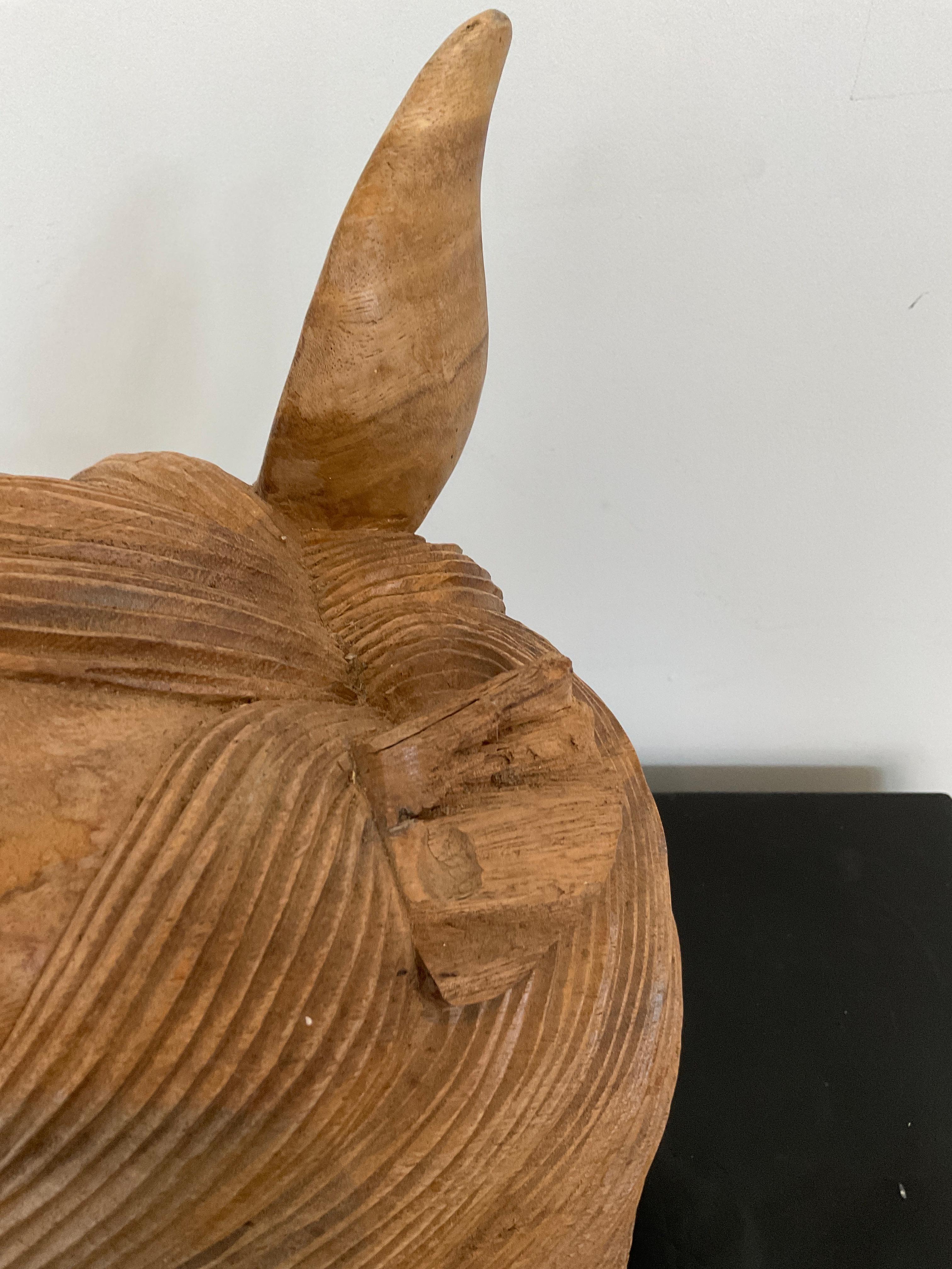 Tête de cheval en bois sculptée grandeur nature en vente 7