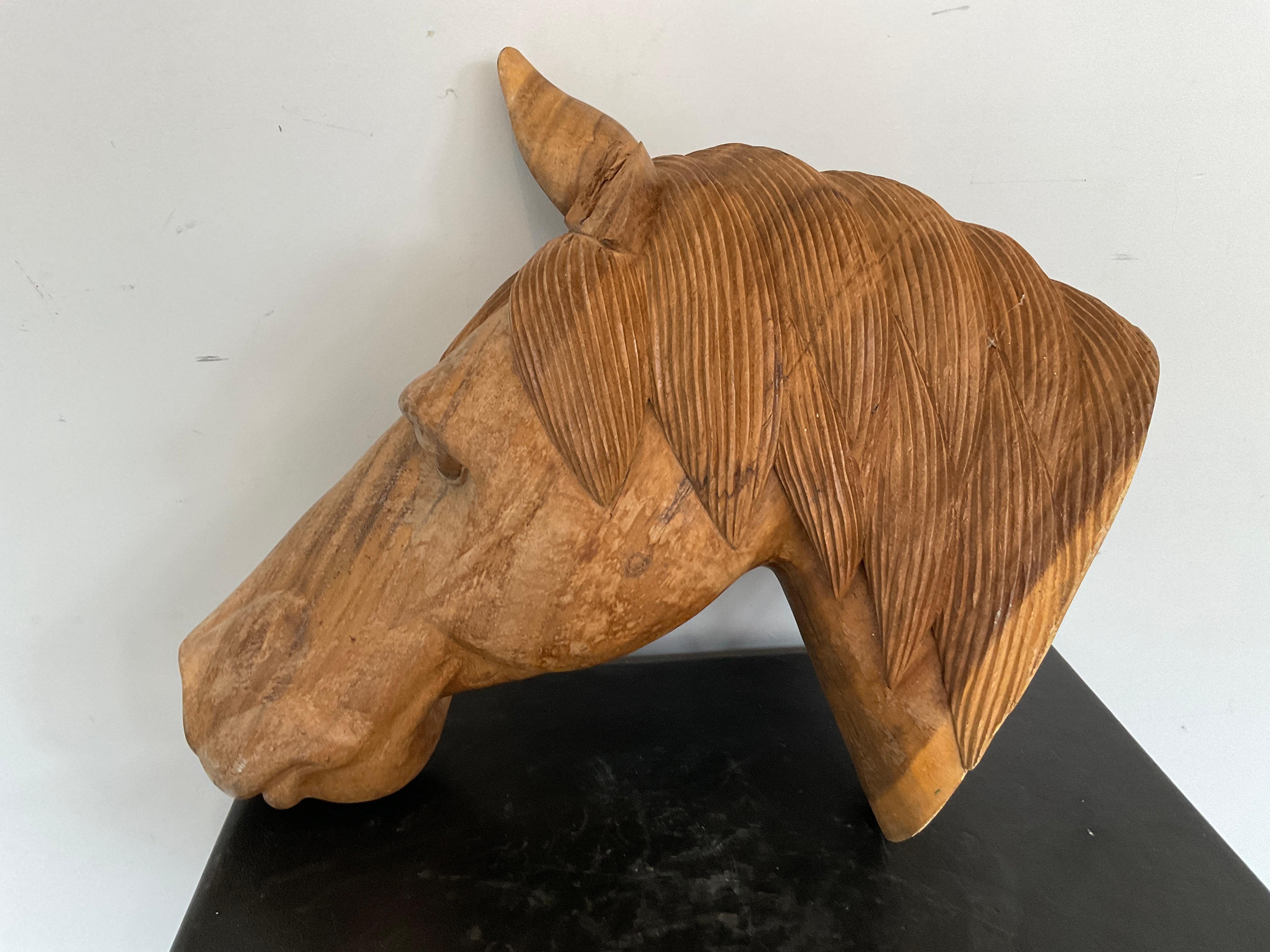 Tête de cheval en bois sculptée grandeur nature en vente 8