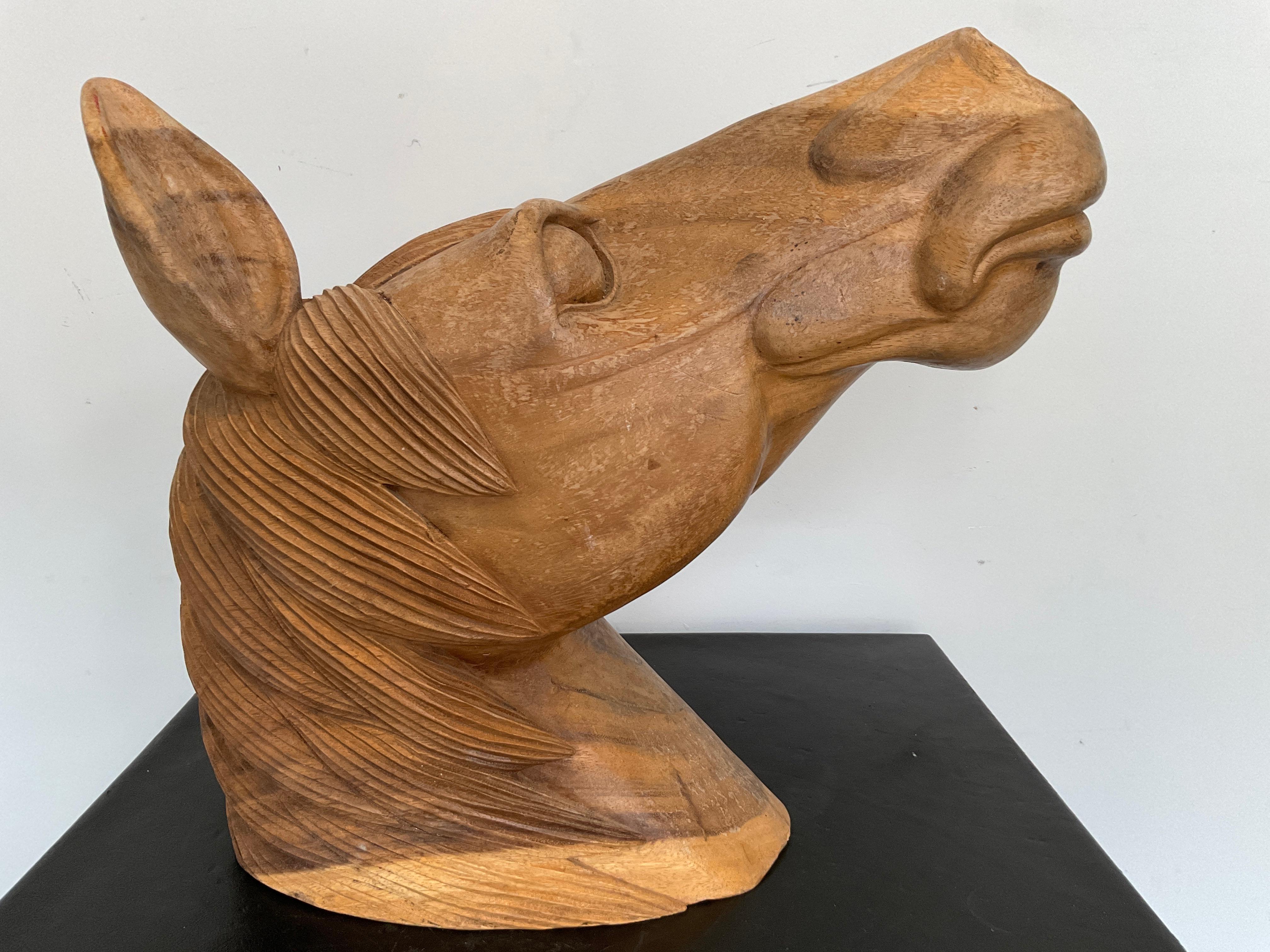 Tête de cheval en bois sculptée grandeur nature en vente 4