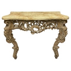 Console en bois de fruitier sculpté et chaulé