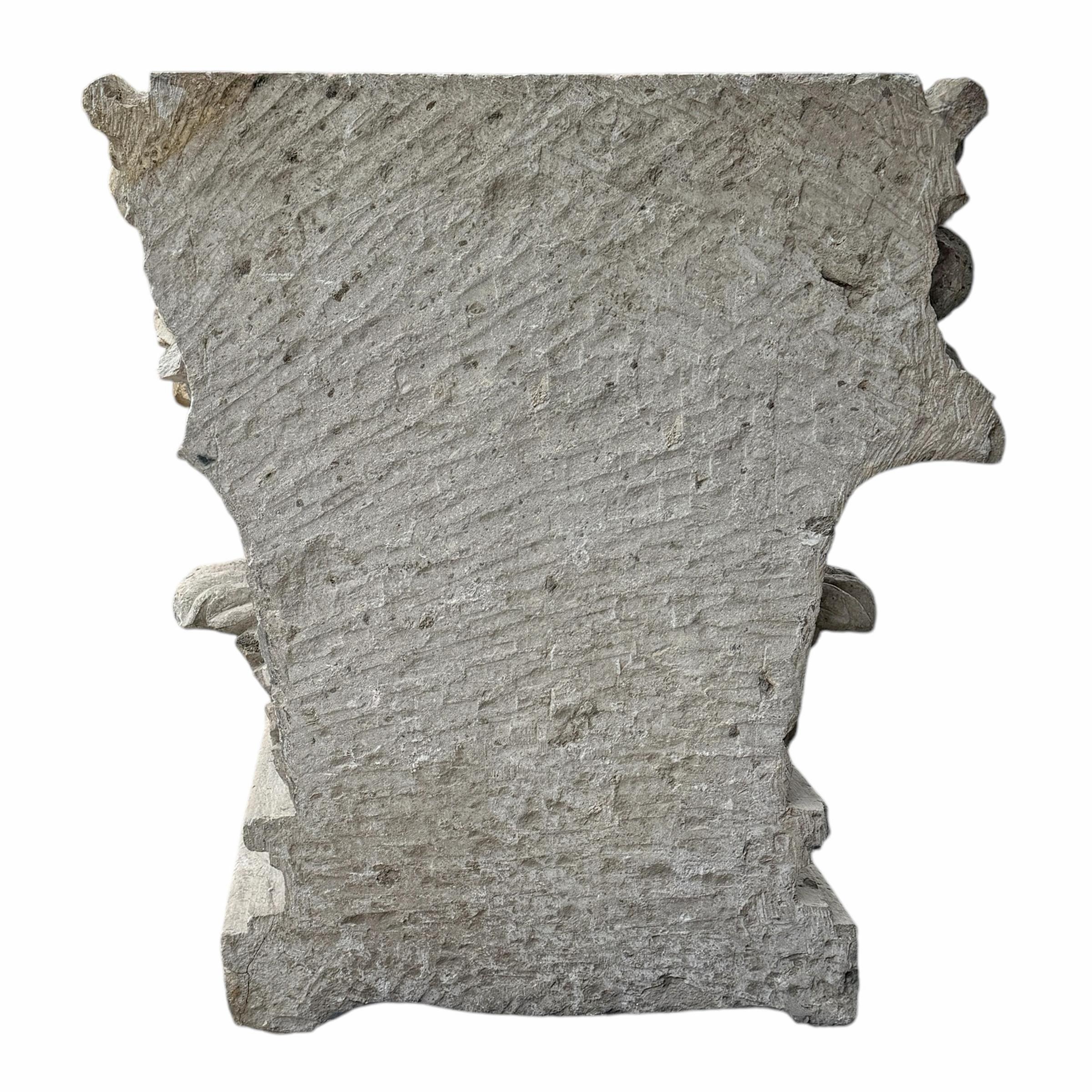 Geschnitzter korinthischer Pilaster-Konsolentisch aus Kalkstein im Angebot 5