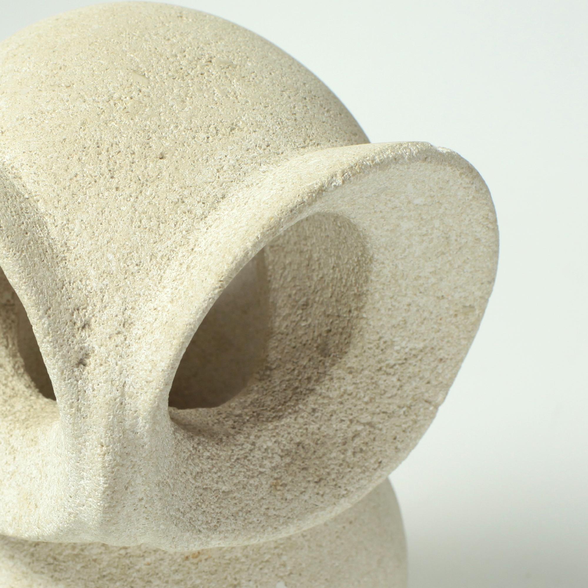 Lampe hibou en pierre calcaire sculptée France 1970 en vente 10