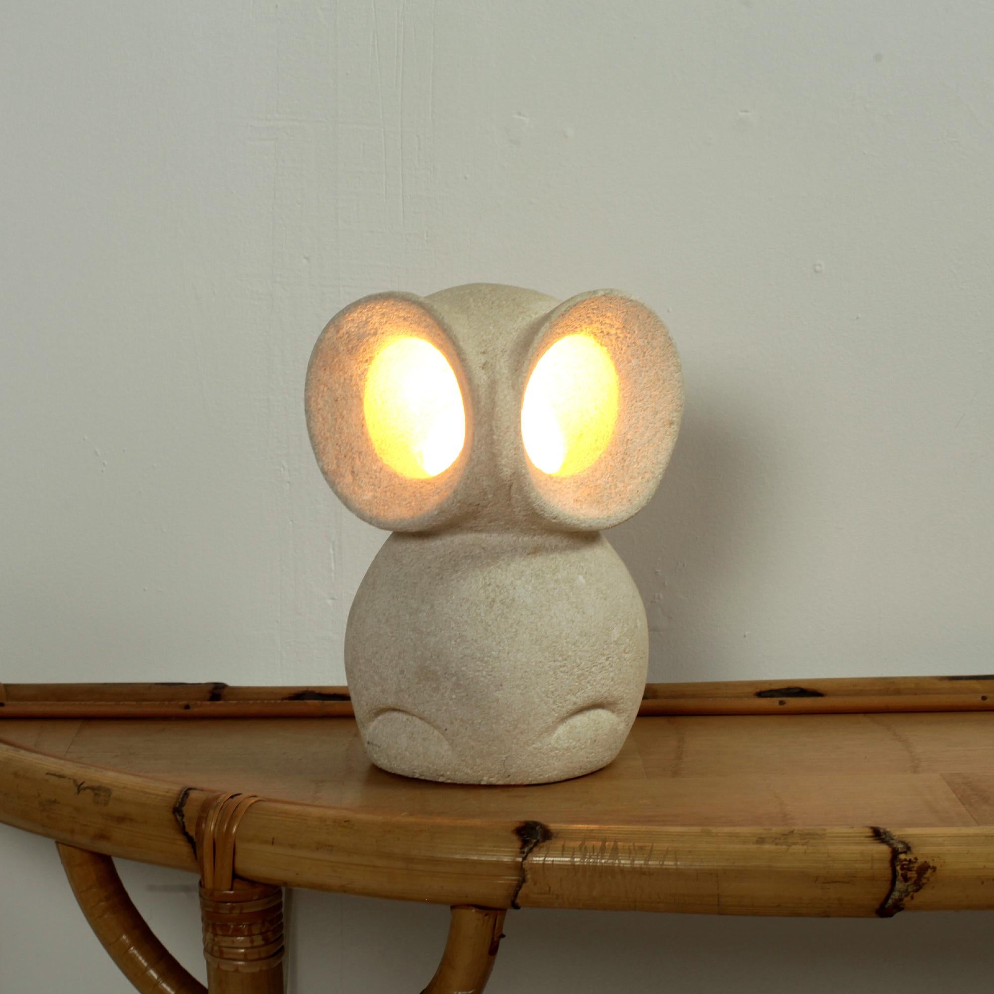 Lampe hibou en pierre calcaire sculptée France 1970 en vente 11