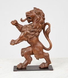 León rampante de madera de tilo tallada