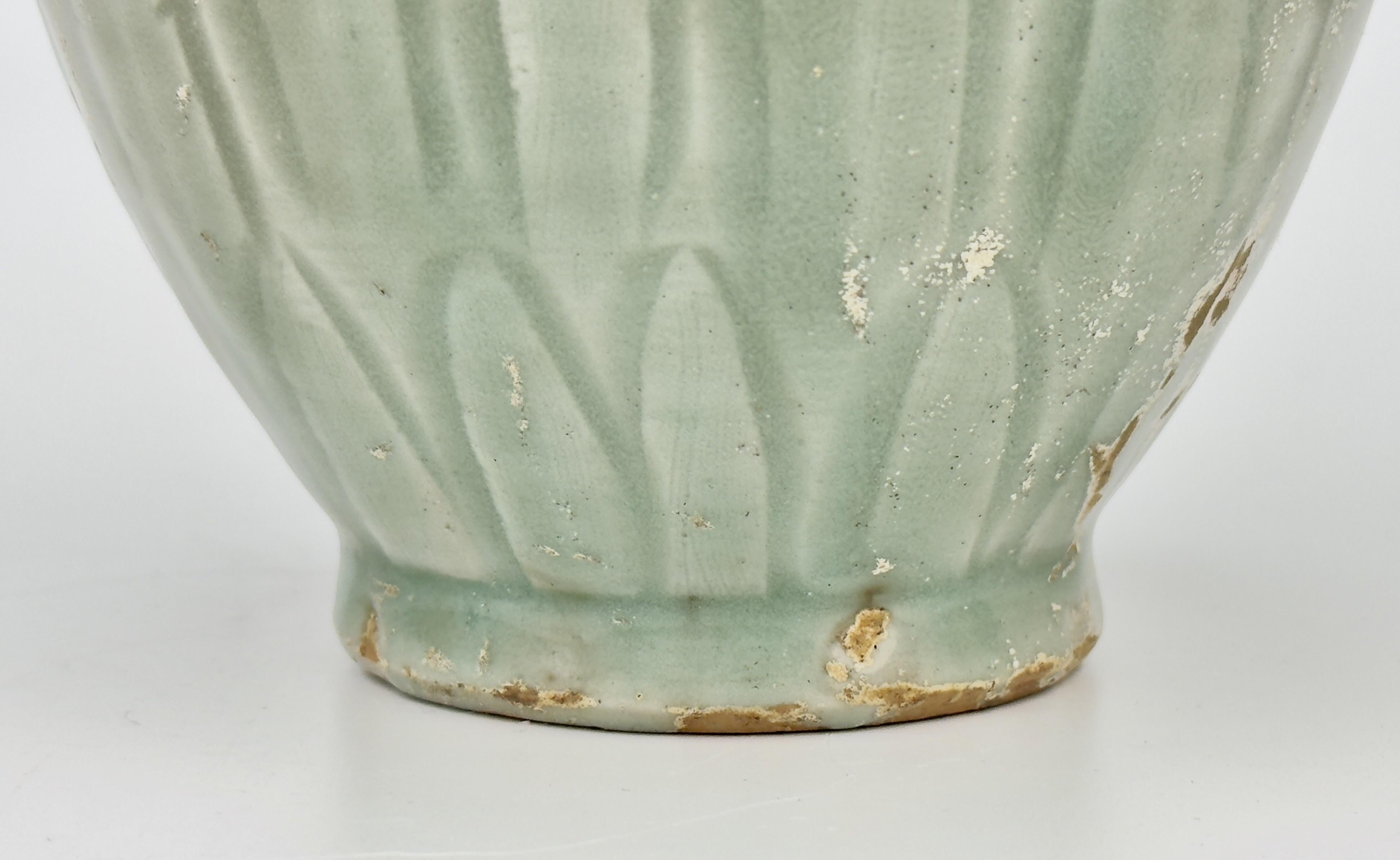 Carved 'Longquan' Celadon-glazed Funerary vase and cover, Song dynasty For Sale 5