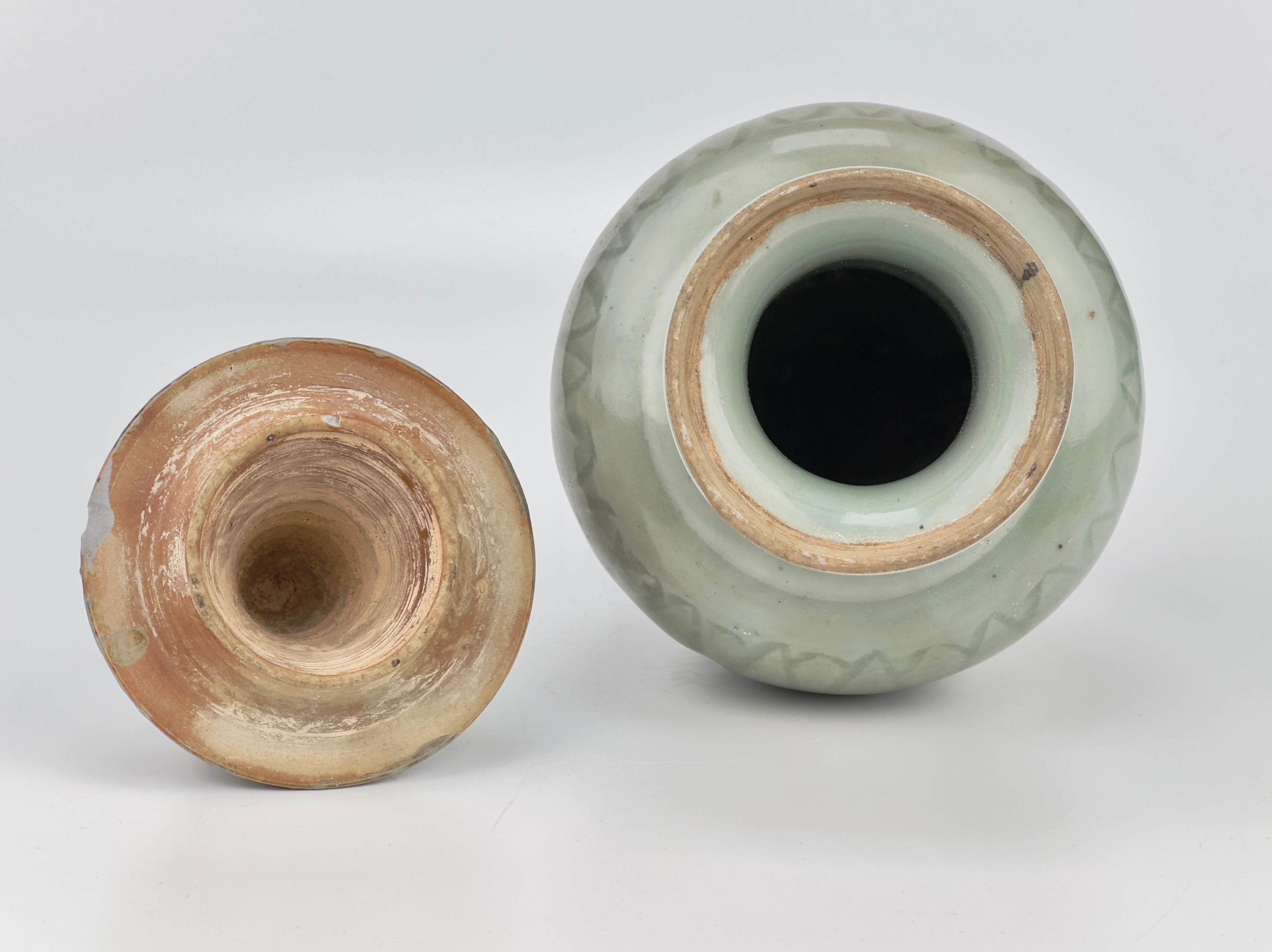 Carved 'Longquan' Celadon-glazed Funerary vase and cover, Song dynasty For Sale 6