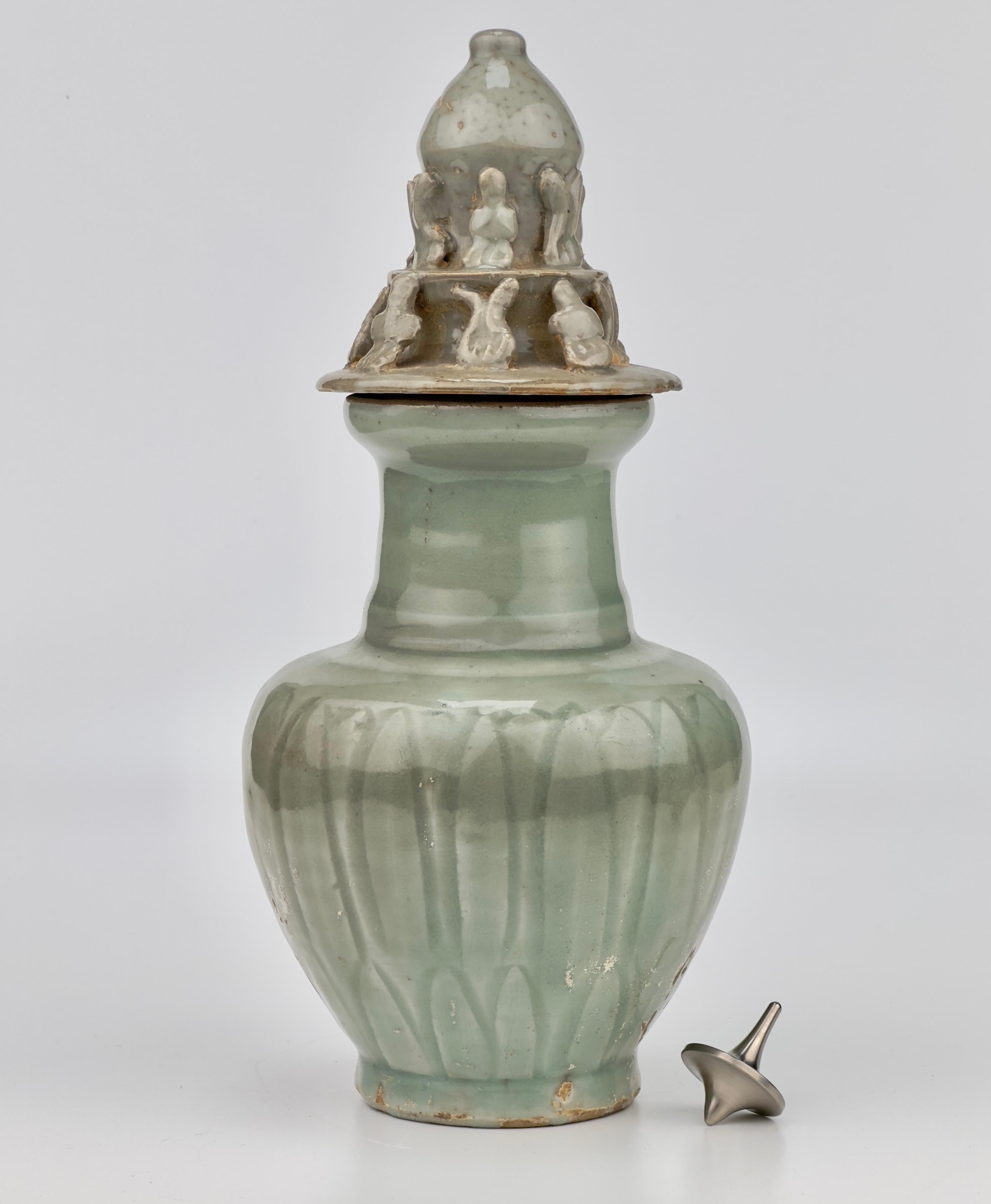 Carved 'Longquan' Celadon-glazed Funerary vase and cover, Song dynasty For Sale 8