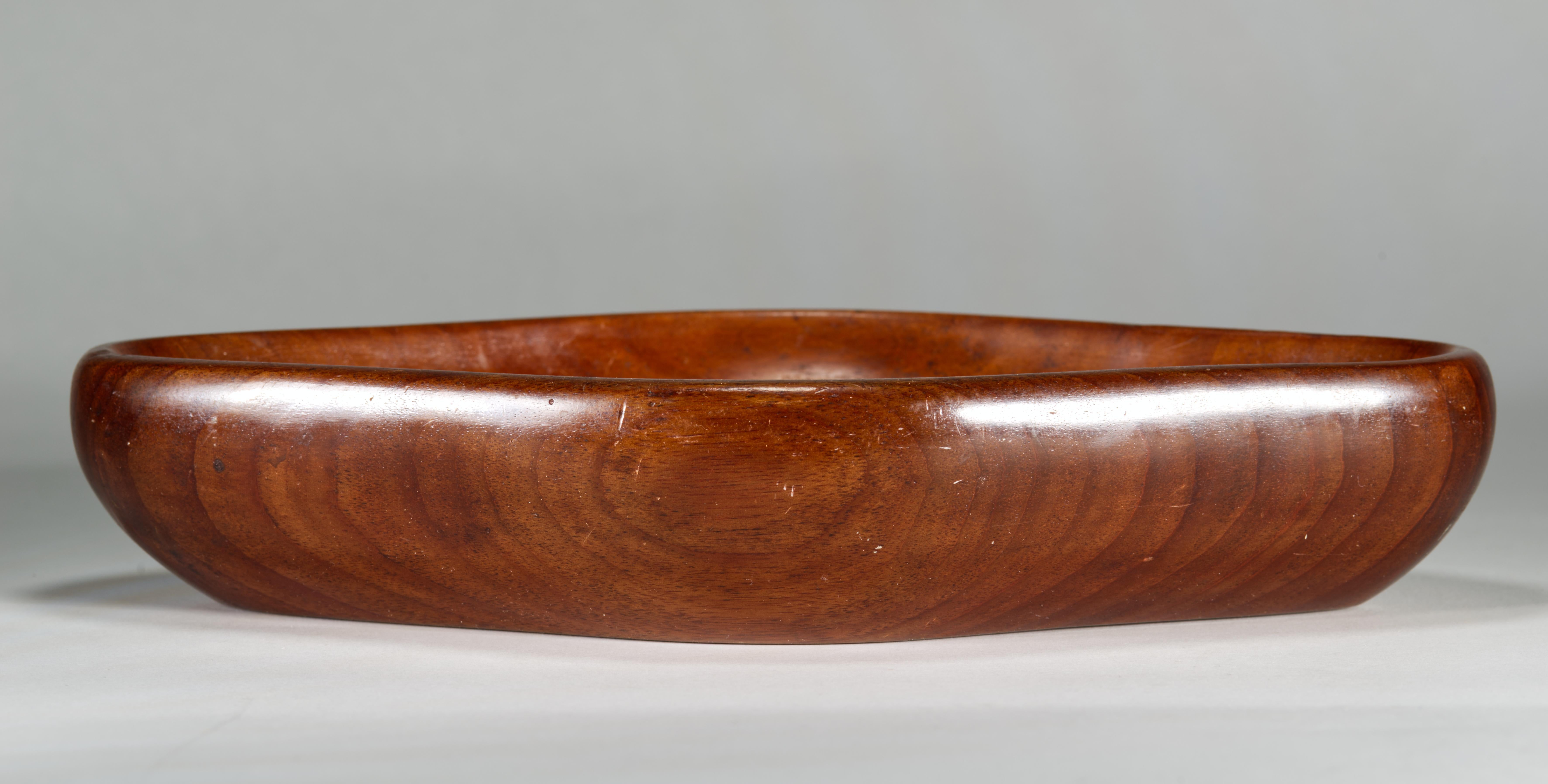 Mid-Century Modern Carved Mahogany Bowl in Style of Arthur Umanoff, Mid Century Modern For Sale