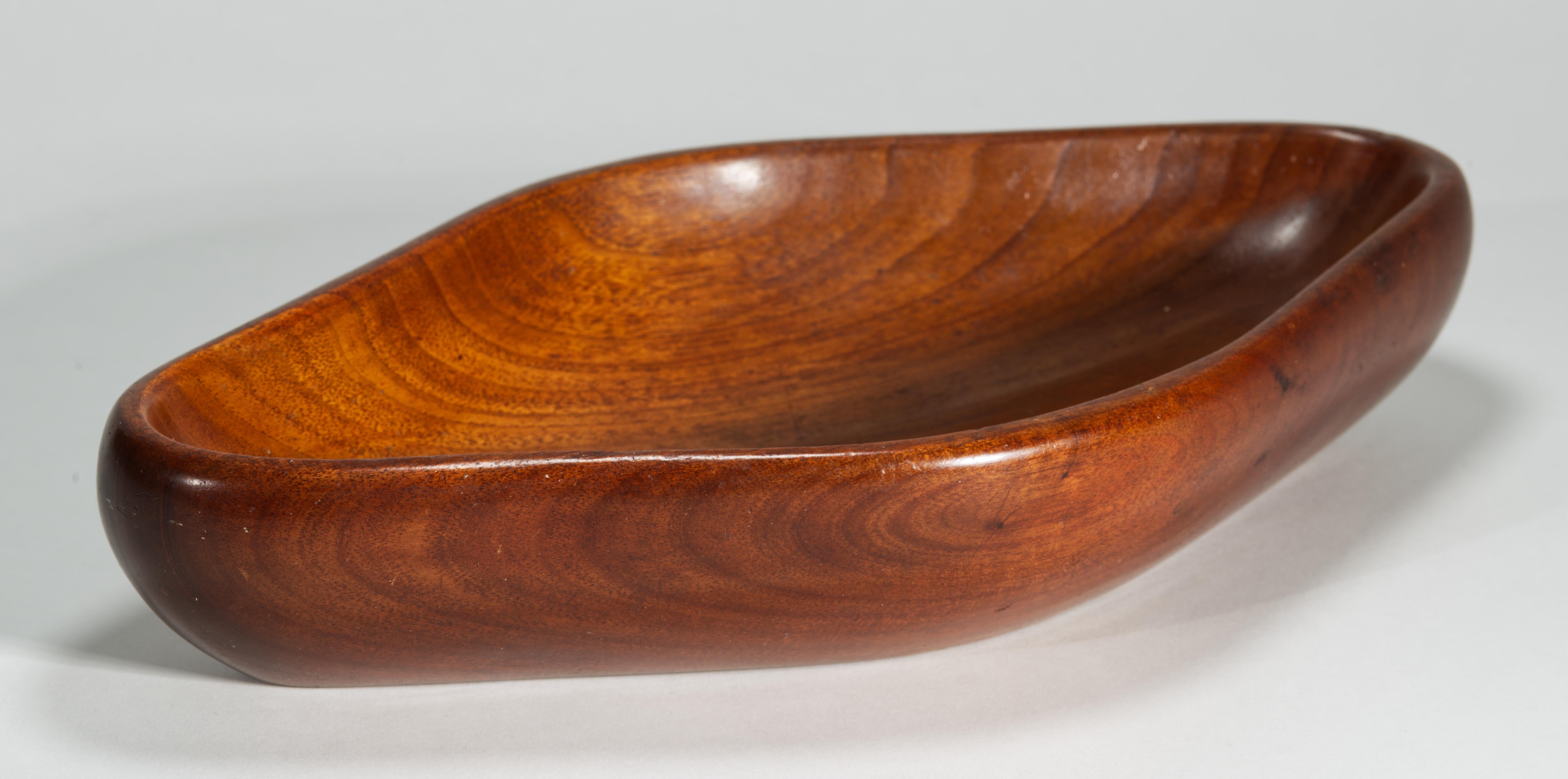 South American Carved Mahogany Bowl in Style of Arthur Umanoff, Mid Century Modern For Sale