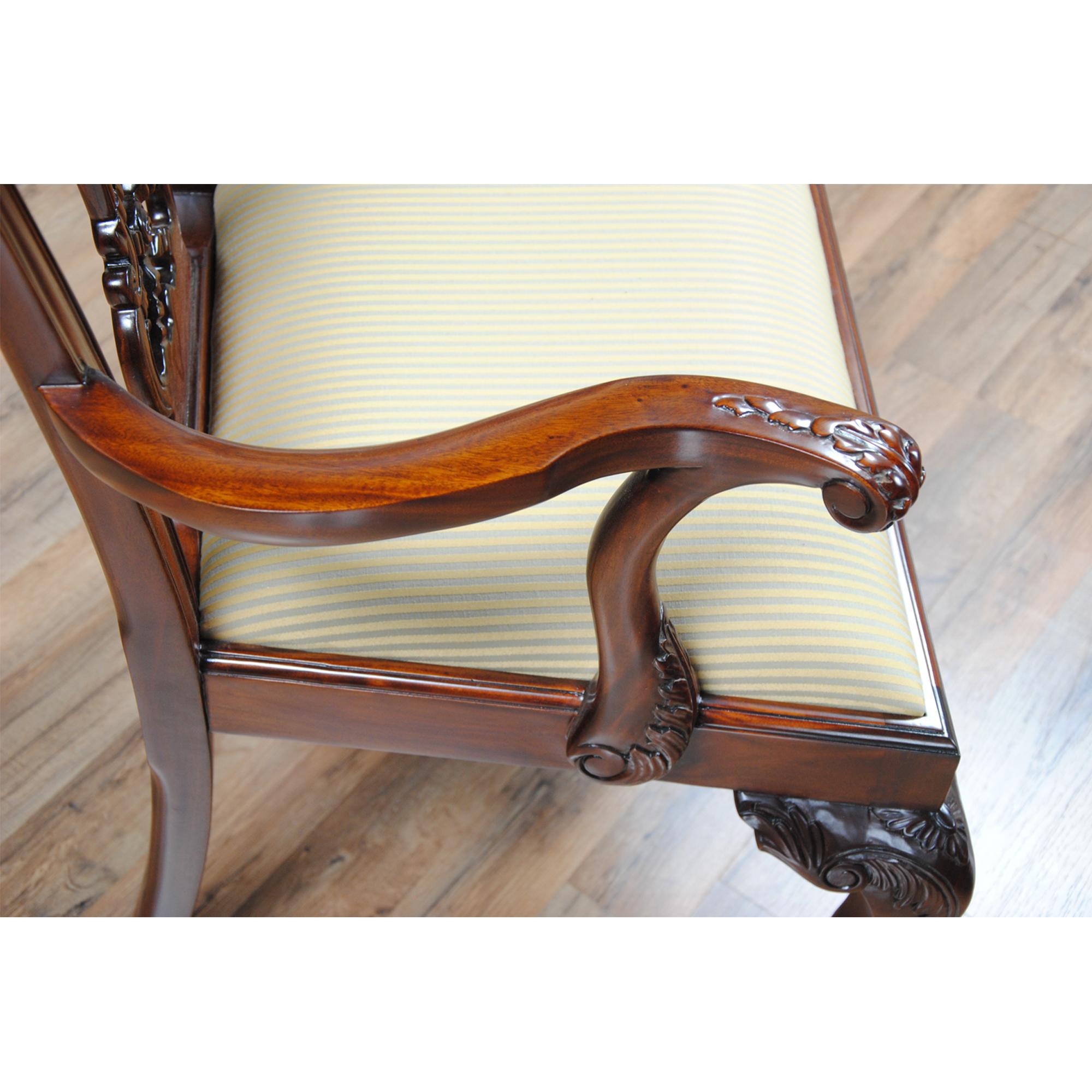 Geschnitzte Chippendale-Stühle aus Mahagoni, 10er-Set  im Angebot 6
