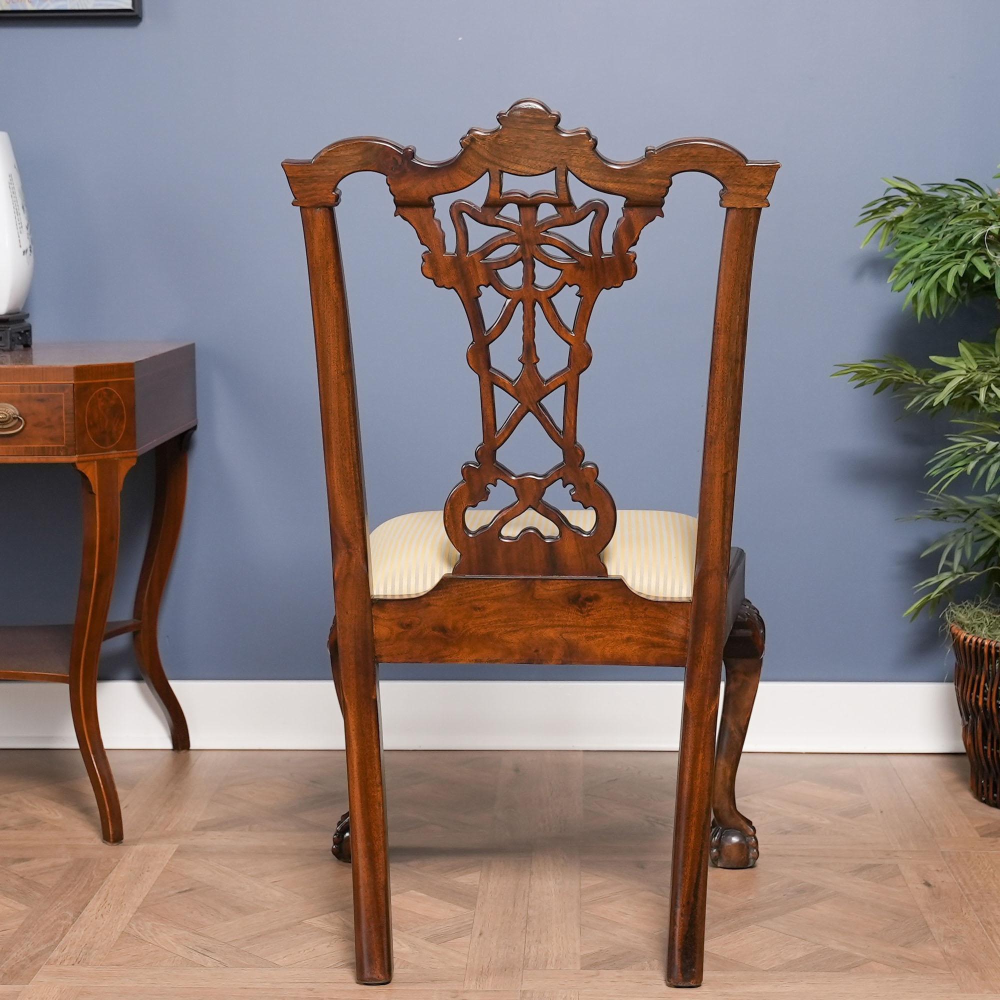 Sedie Chippendale in mogano intagliato, set di 10 pezzi in vendita 8