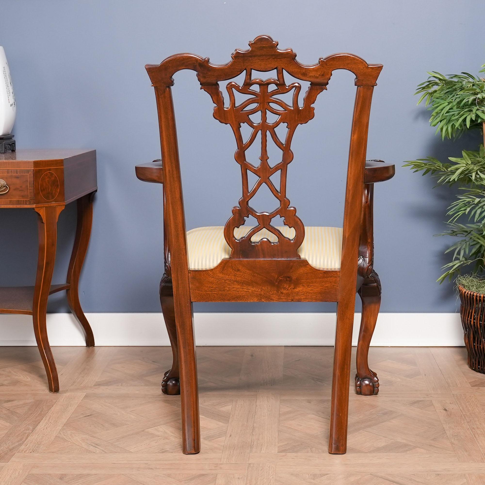 Sedie Chippendale in mogano intagliato, set di 10 pezzi In condizioni Nuovo in vendita a Annville, PA