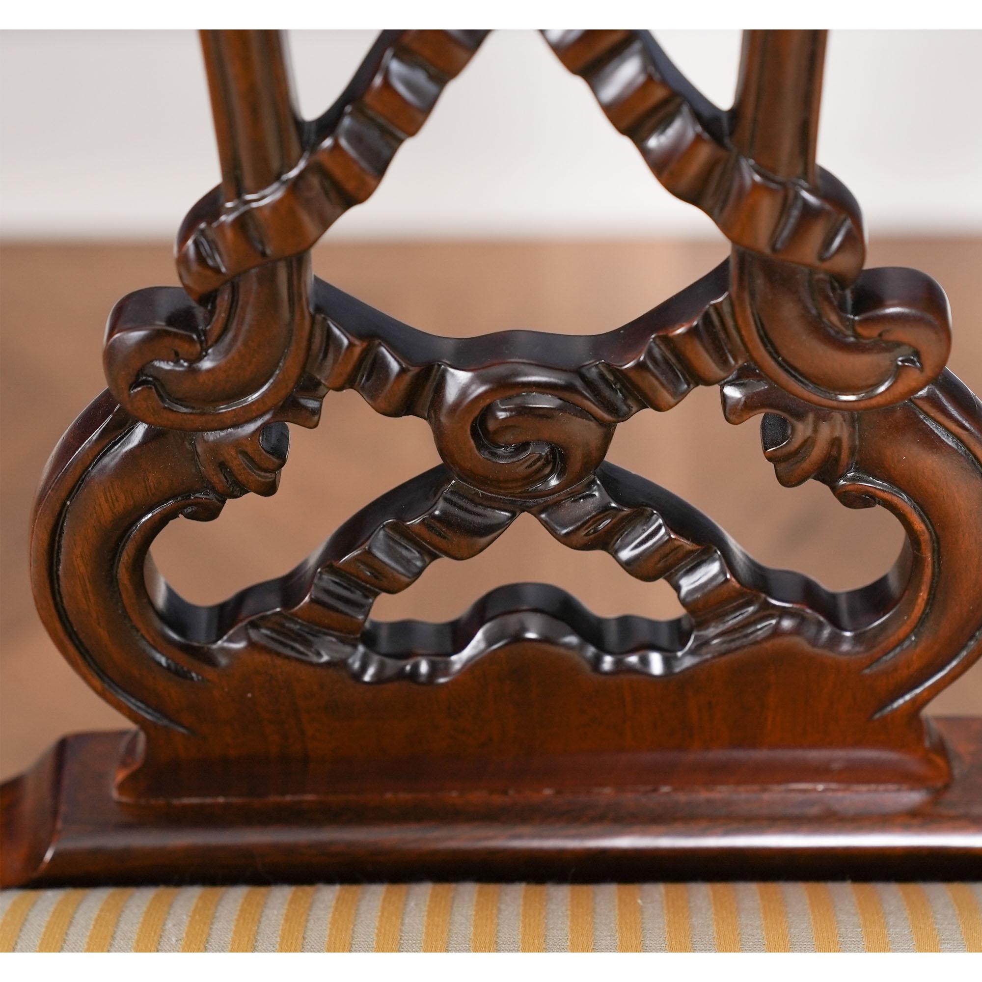 Sedie Chippendale in mogano intagliato, set di 10 pezzi in vendita 3