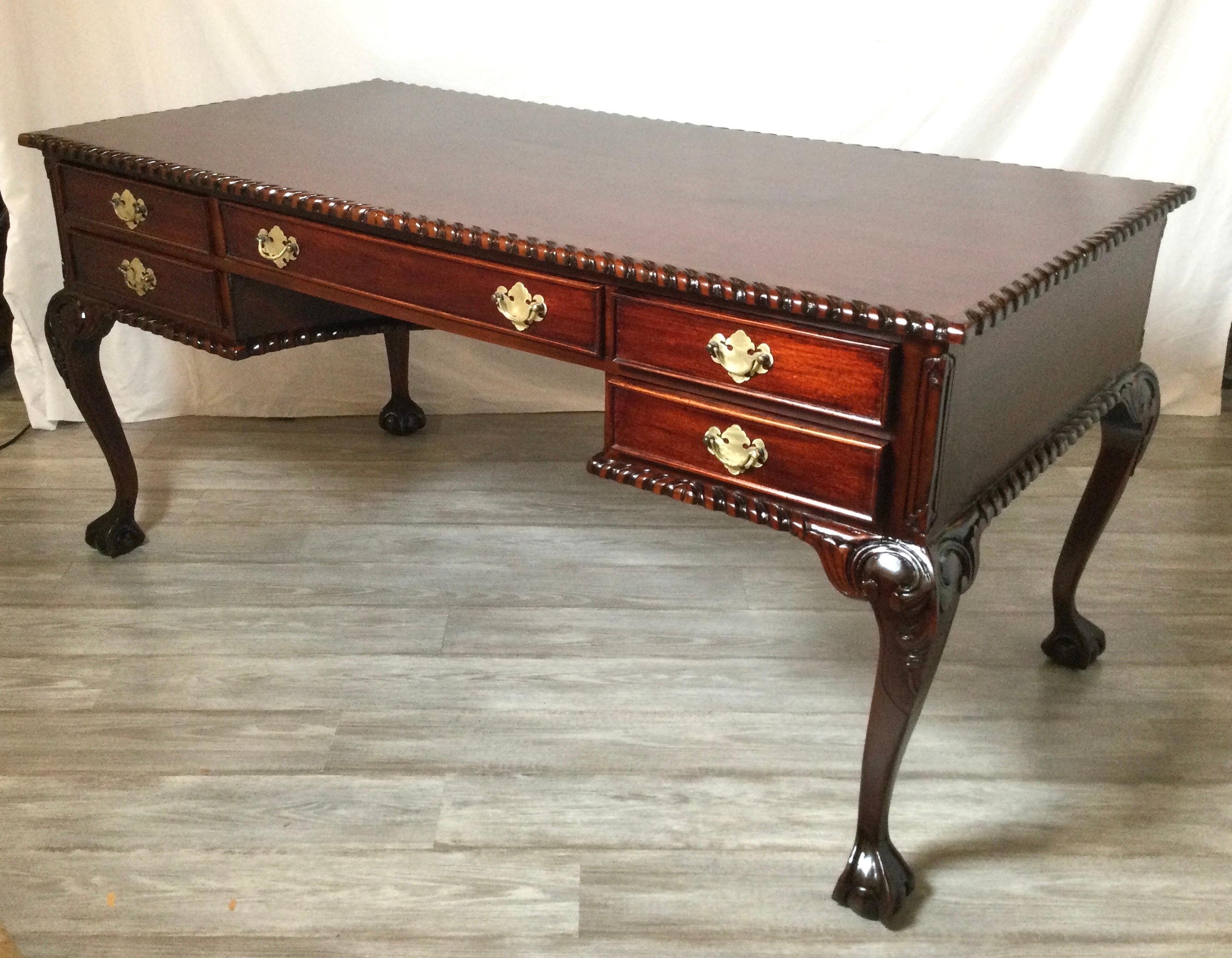 Early 20th Century Carved Mahogany Chippendale Style Desk In Excellent Condition In Lambertville, NJ