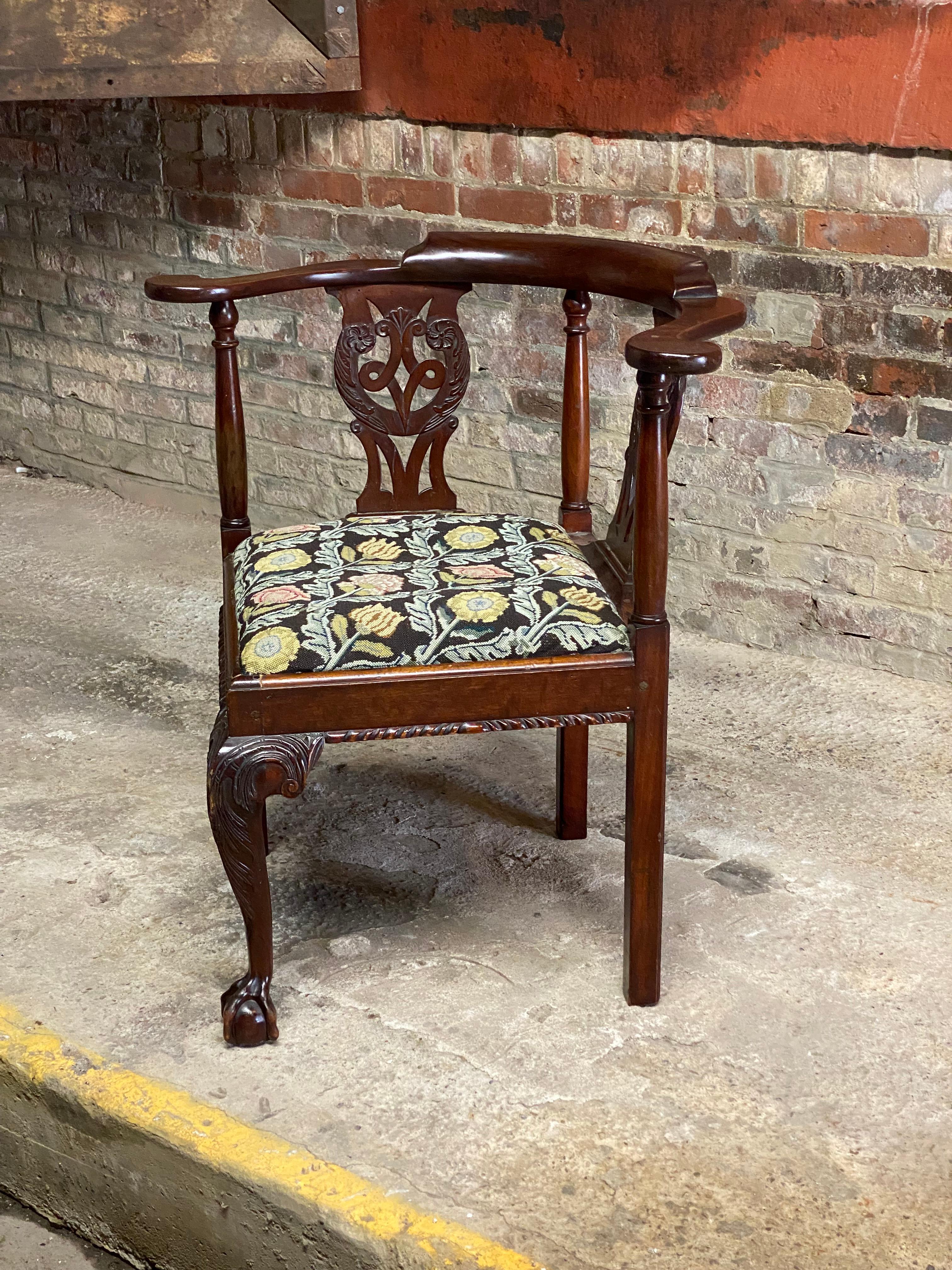 Carved Mahogany Claw and Ball Chippendale Corner Chair In Good Condition In Garnerville, NY