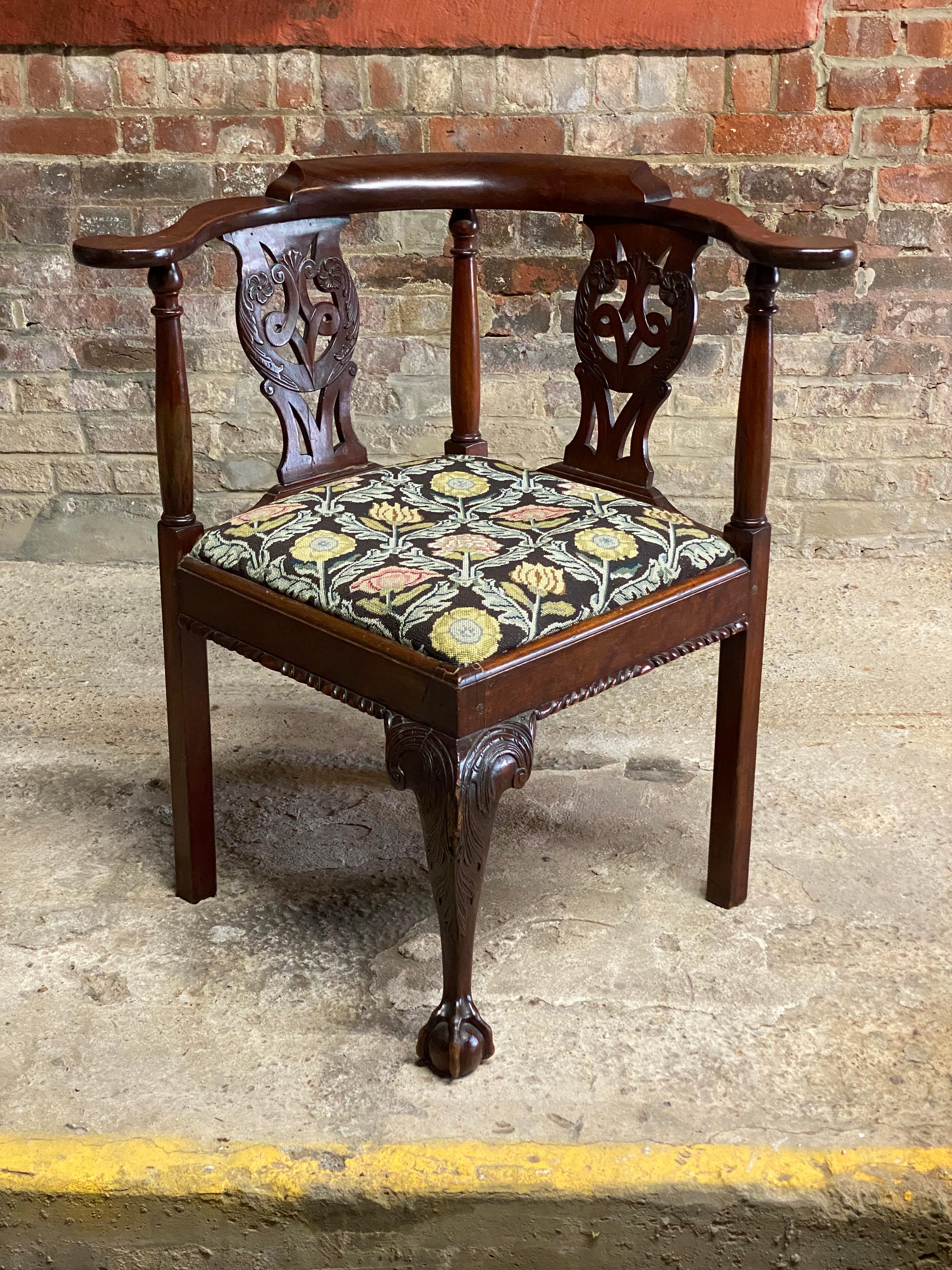 Carved Mahogany Claw and Ball Chippendale Corner Chair 3