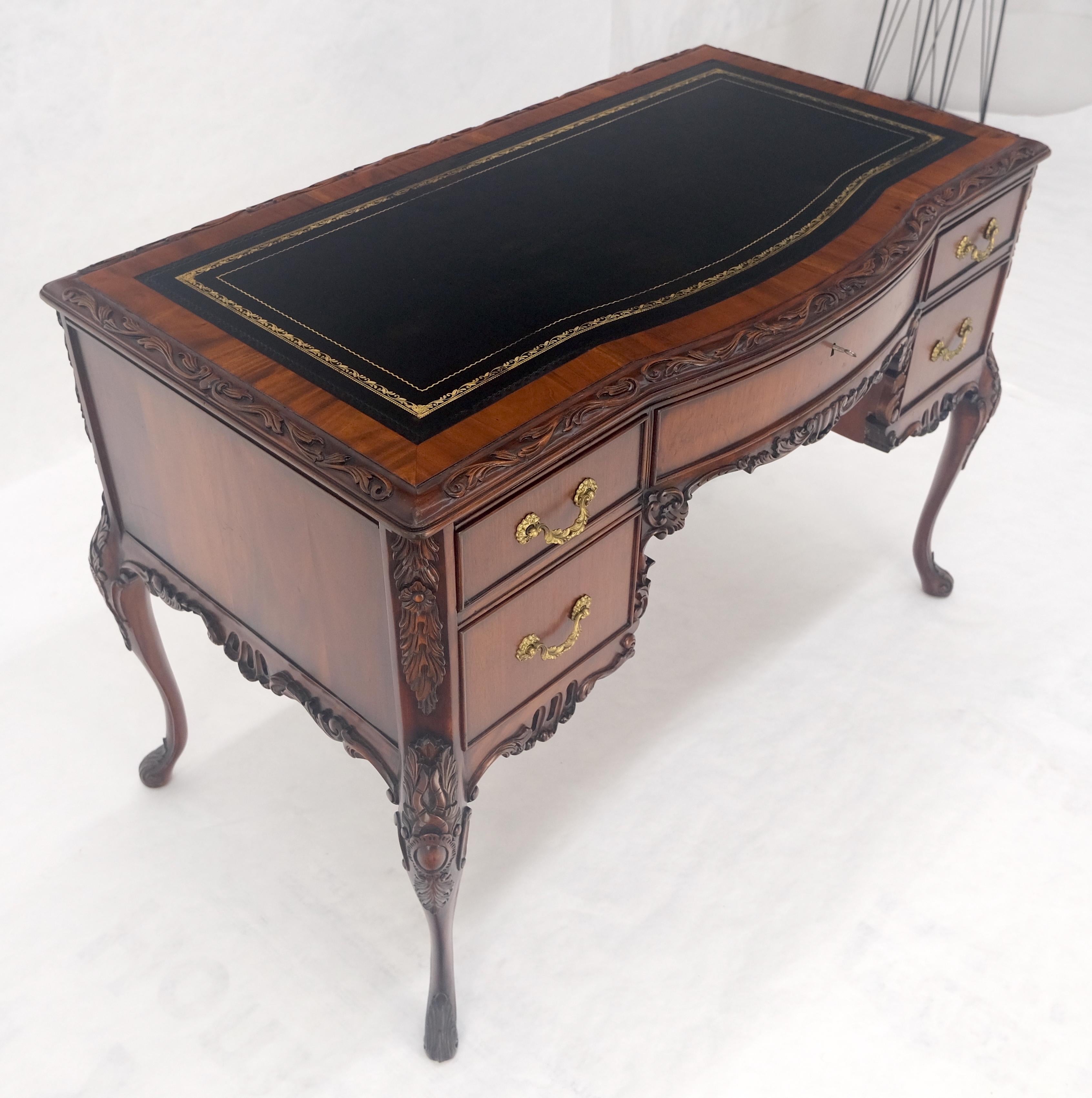 Carved Mahogany Embossed Black Leather Top Petit Compact 5 Drawers Desk MINT For Sale 1