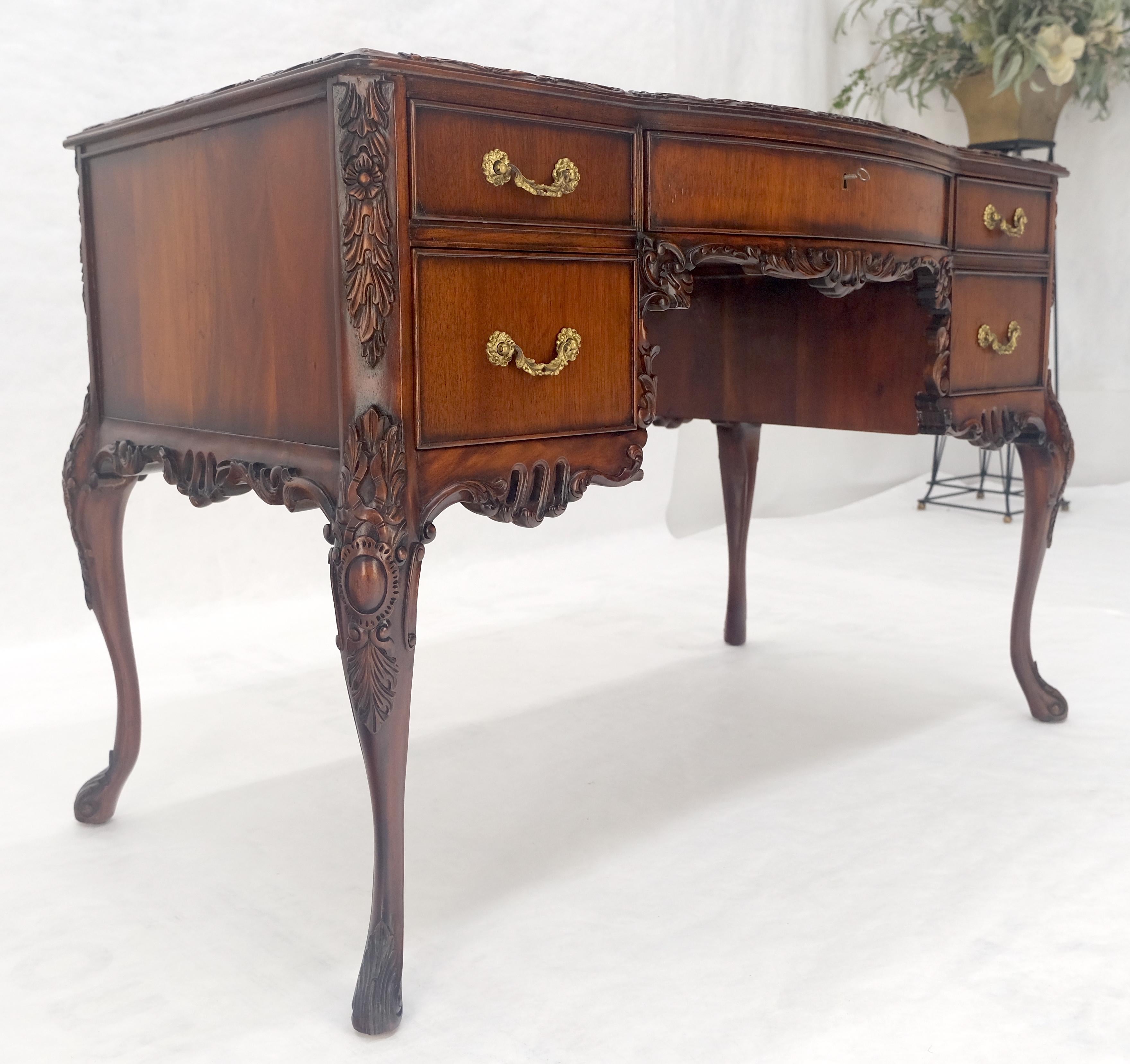 Carved Mahogany Embossed Black Leather Top Petit Compact 5 Drawers Desk MINT For Sale 2