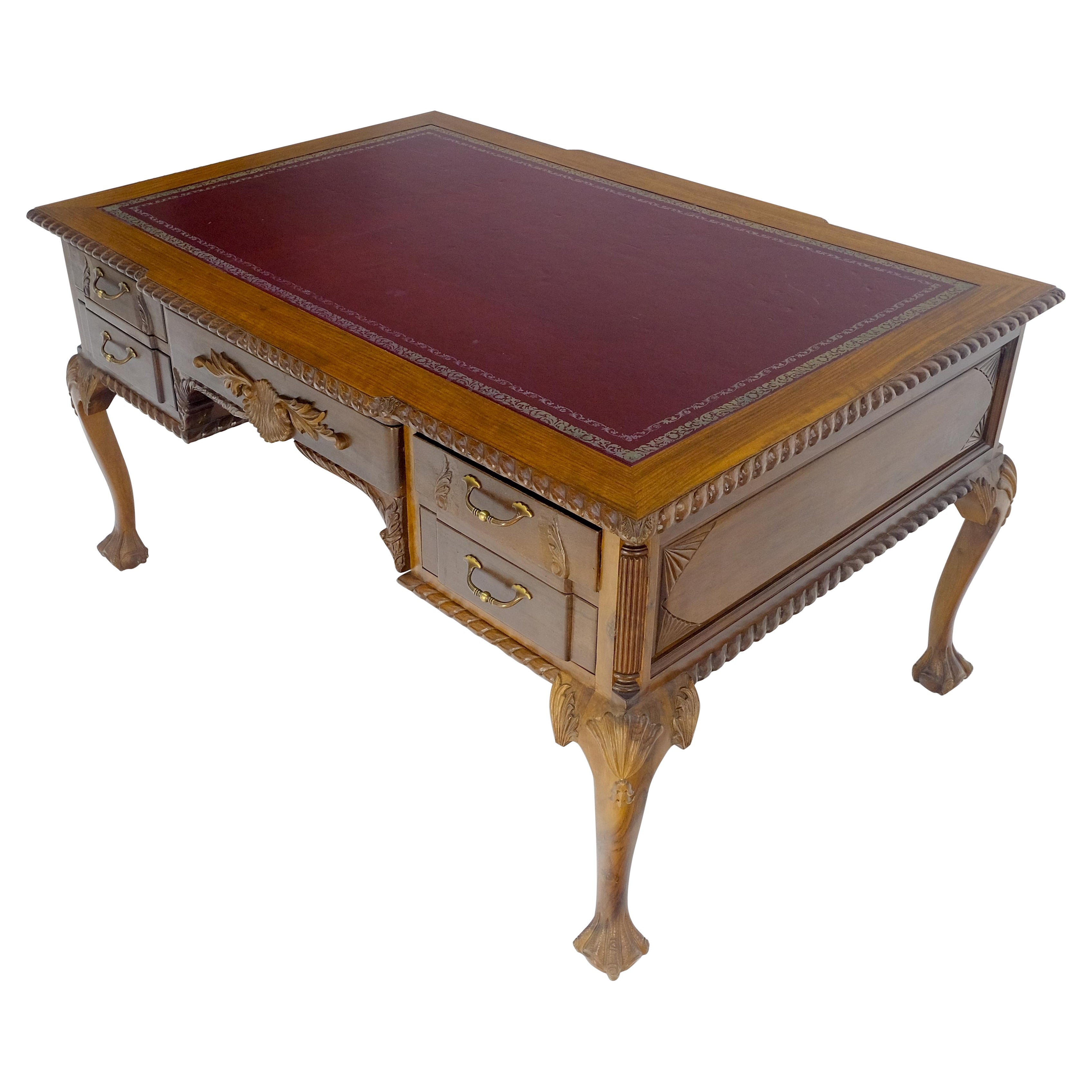 Geschnitzt Mahagoni Leder Top Ball 
Claw Schreibtisch Executive Schreibtisch MINT! im Angebot