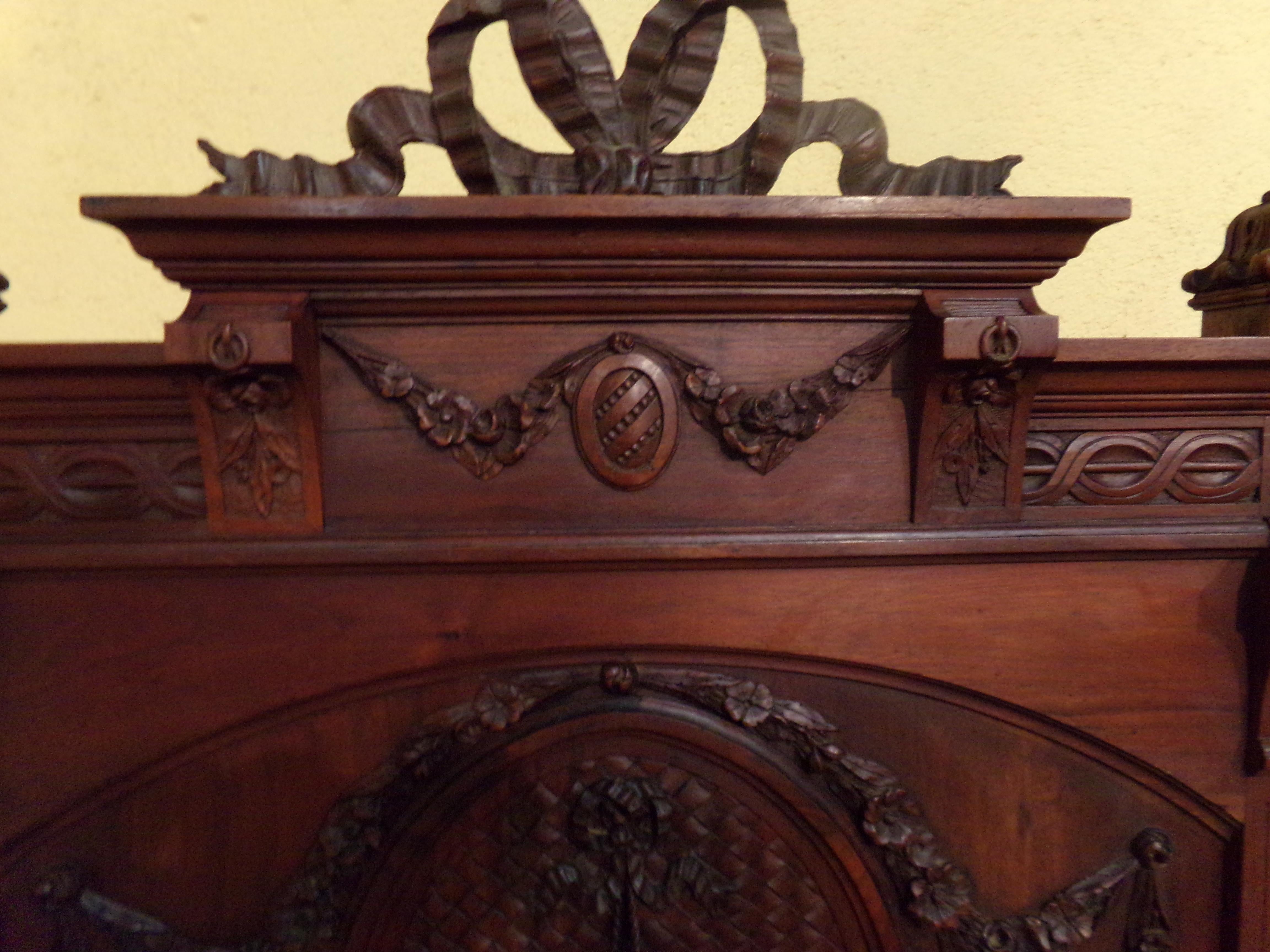 20th Century Carved Walnut  XVI Style Bed, circa 1900 For Sale