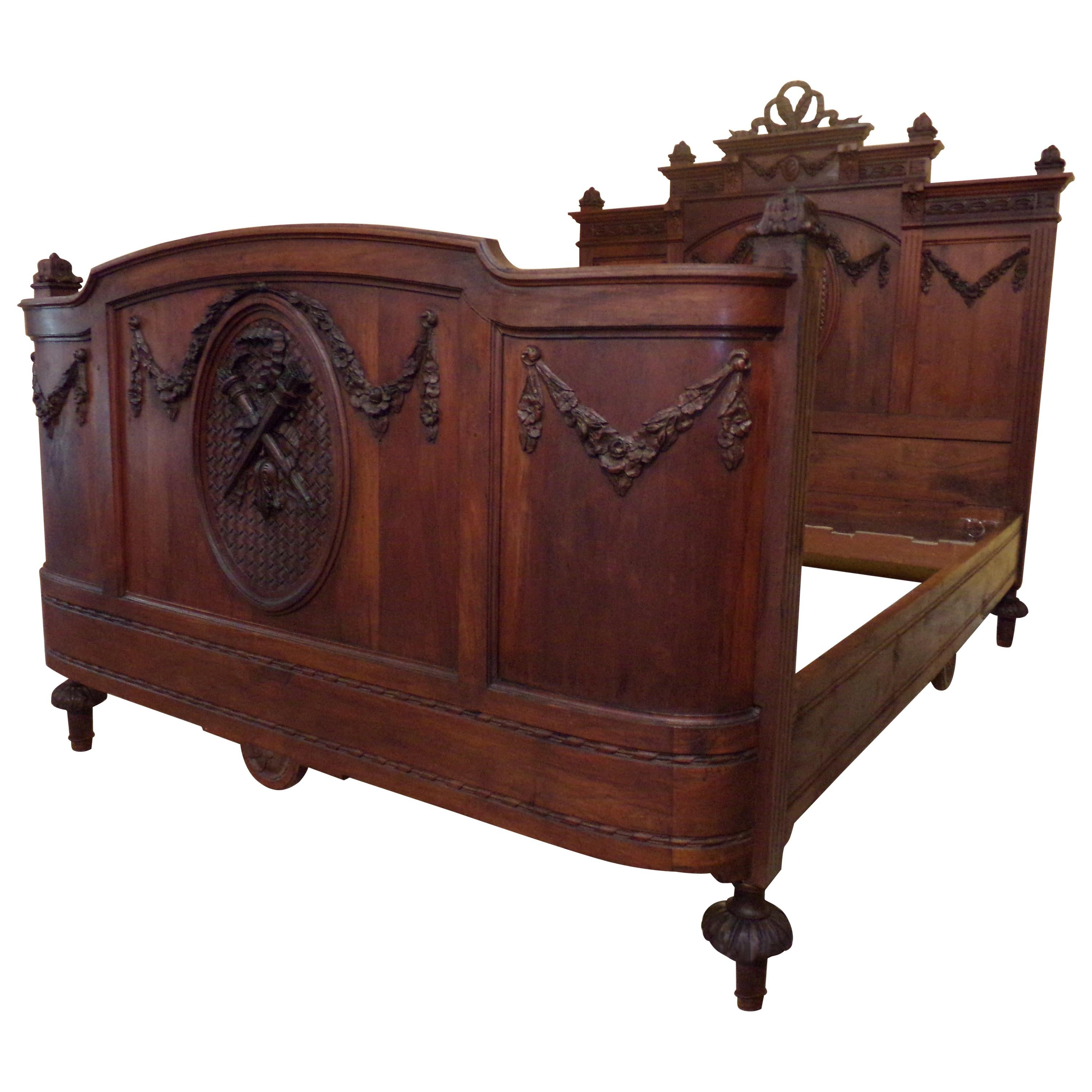 Carved Walnut  XVI Style Bed, circa 1900 For Sale