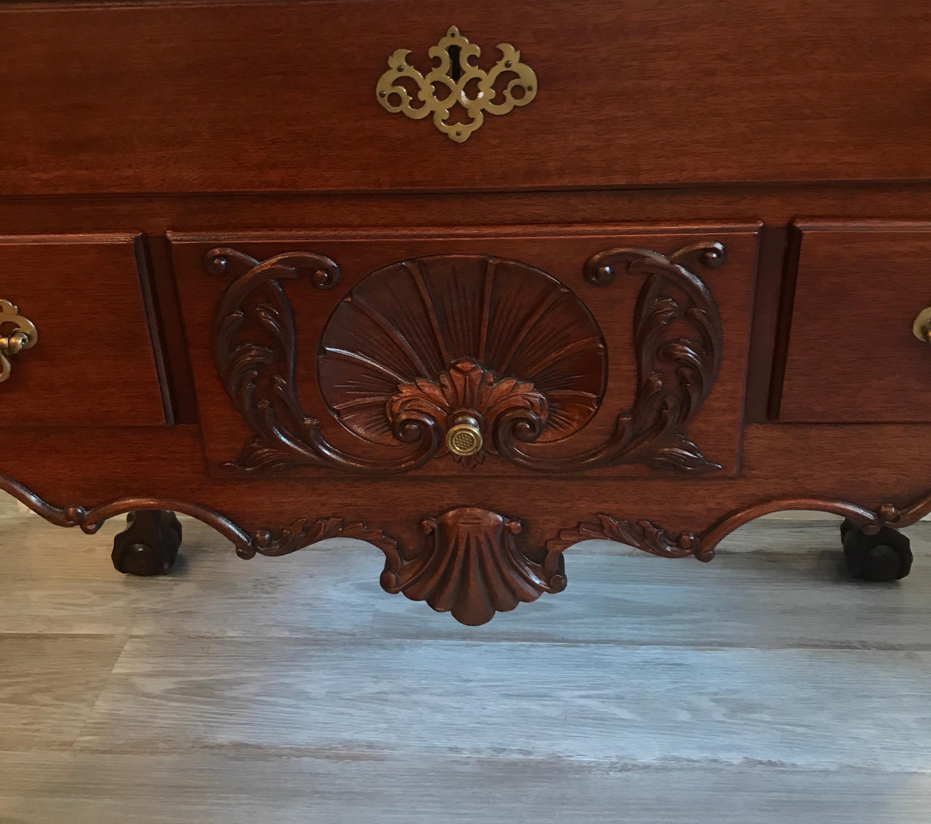 North American Carved Mahogany Philadelphia Chippendale Style Lowboy For Sale