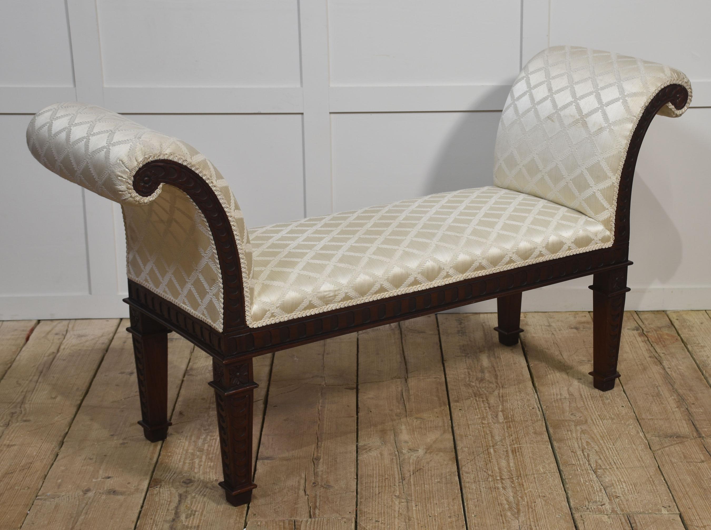 Carved Mahogany Window Seat In Good Condition For Sale In Cheshire, GB