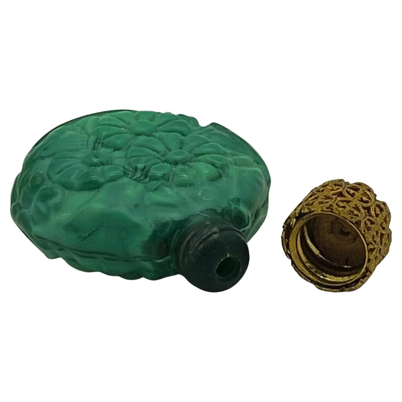 Grezzo Tabacchiera in malachite intagliata in vendita