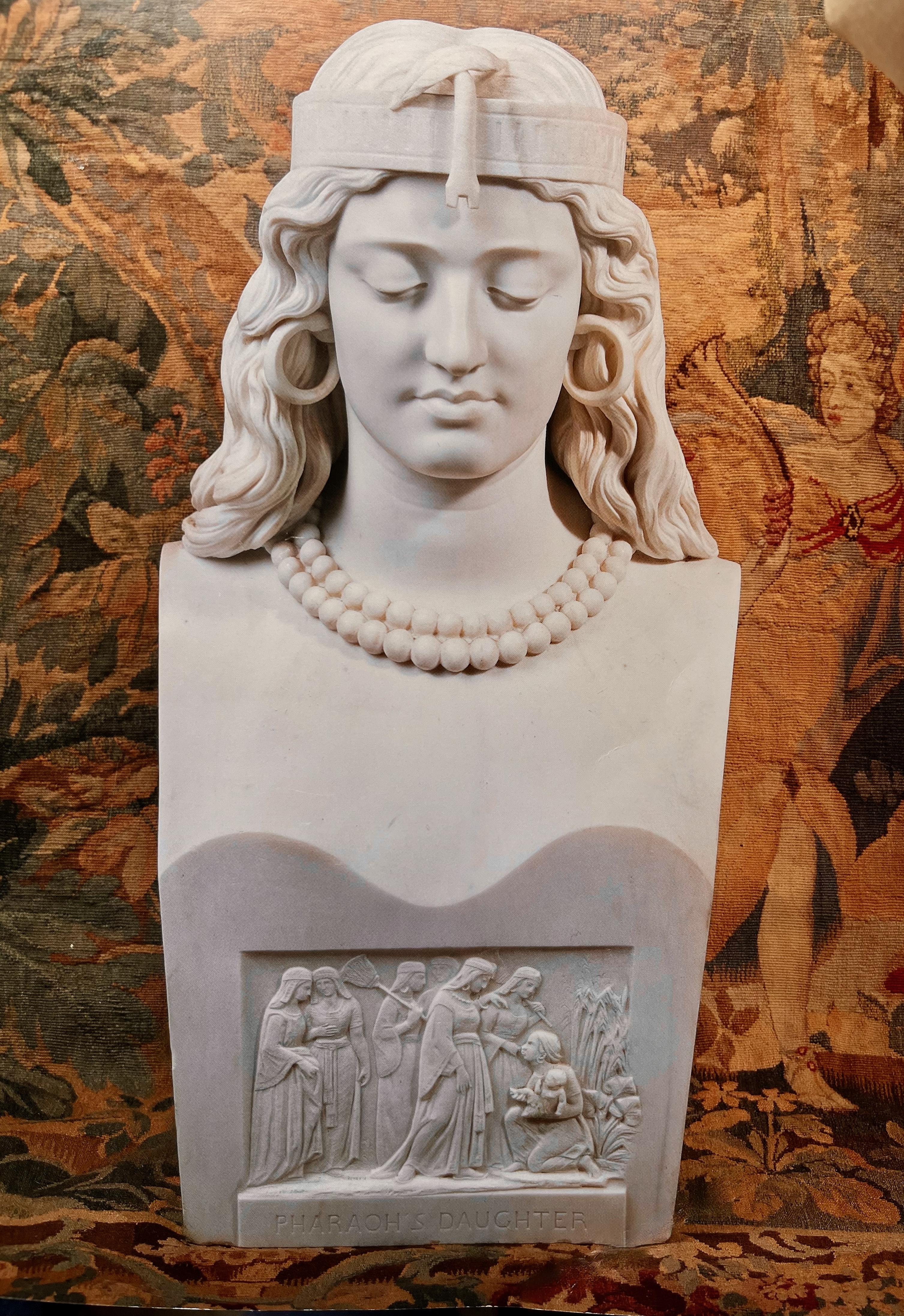 A  Très rare pièce de sculpture du 19ème C., un buste et un piédestal en marbre sculpté, 