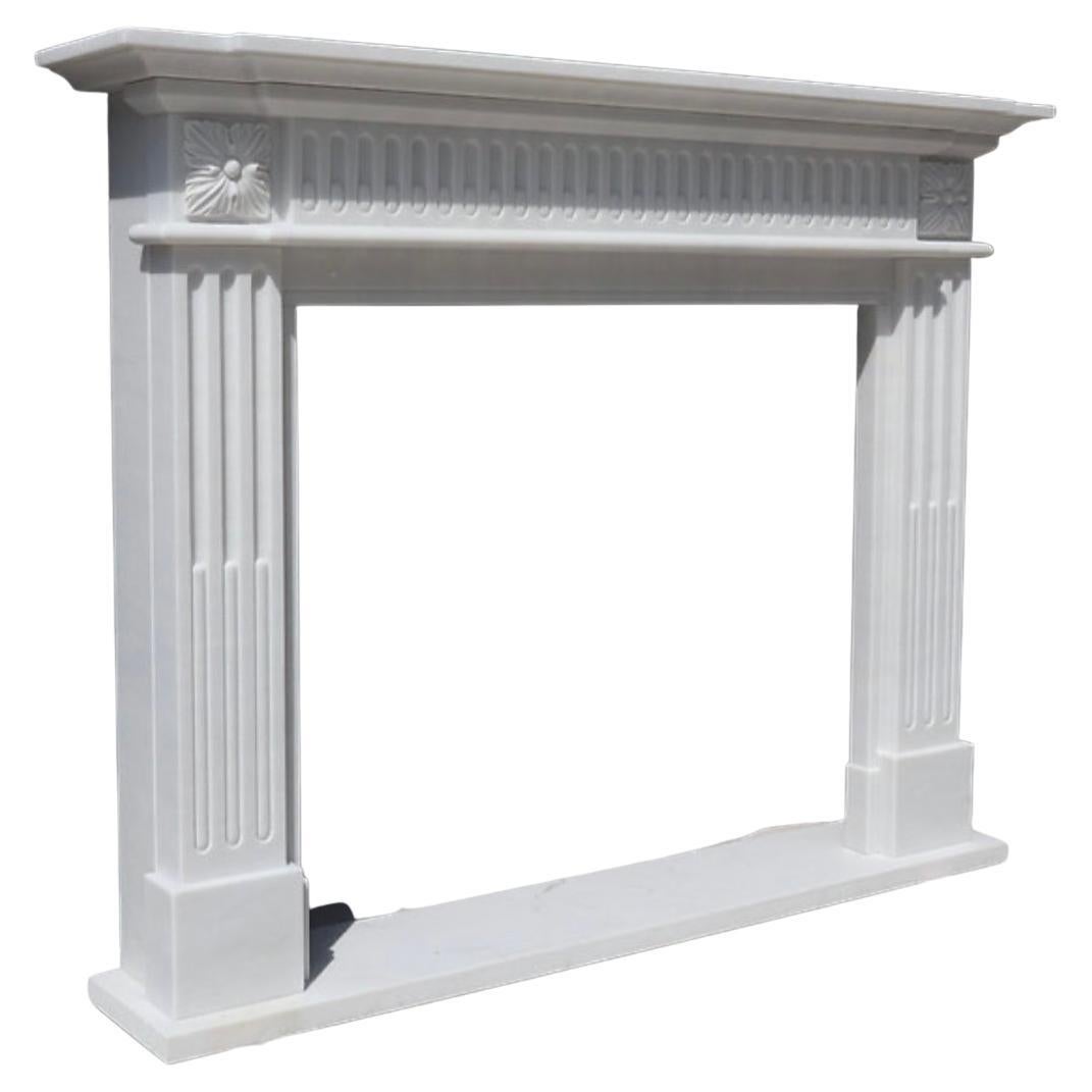 Cheminée de style européen en marbre sculpté