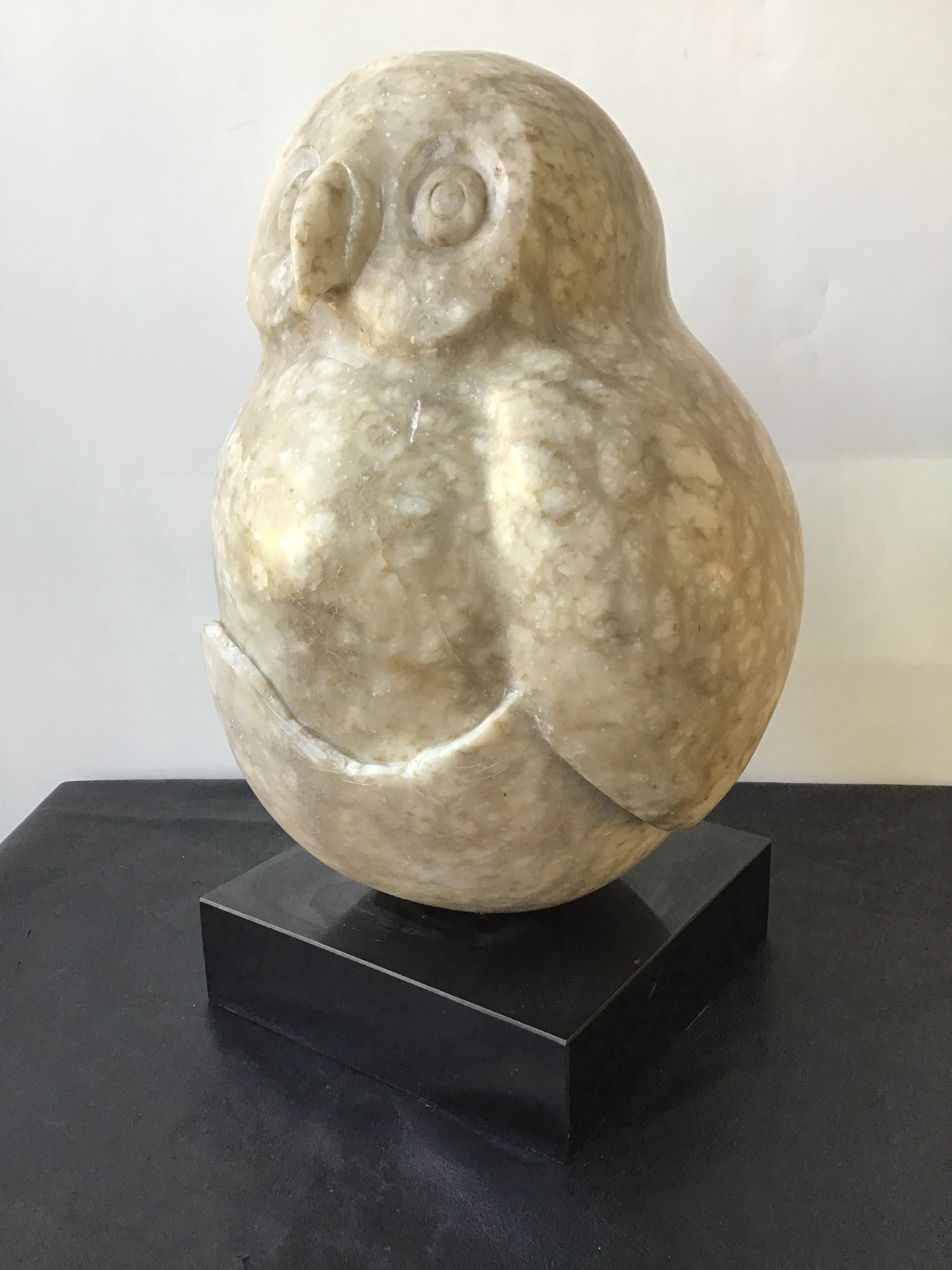 Carved Marble Owl In Good Condition In Tarrytown, NY