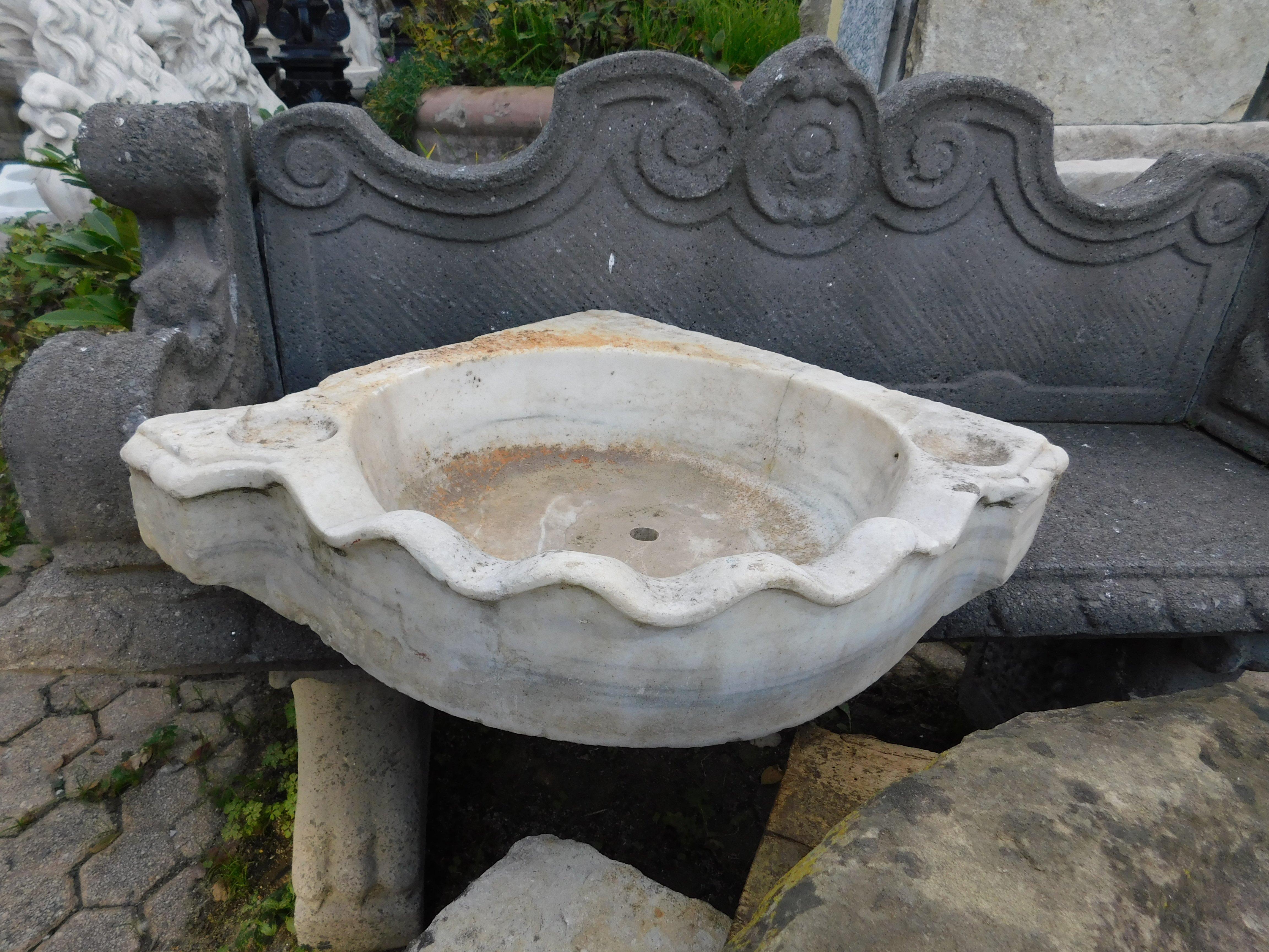 Hand-Carved Carved marble sink basin, corner, Italy For Sale