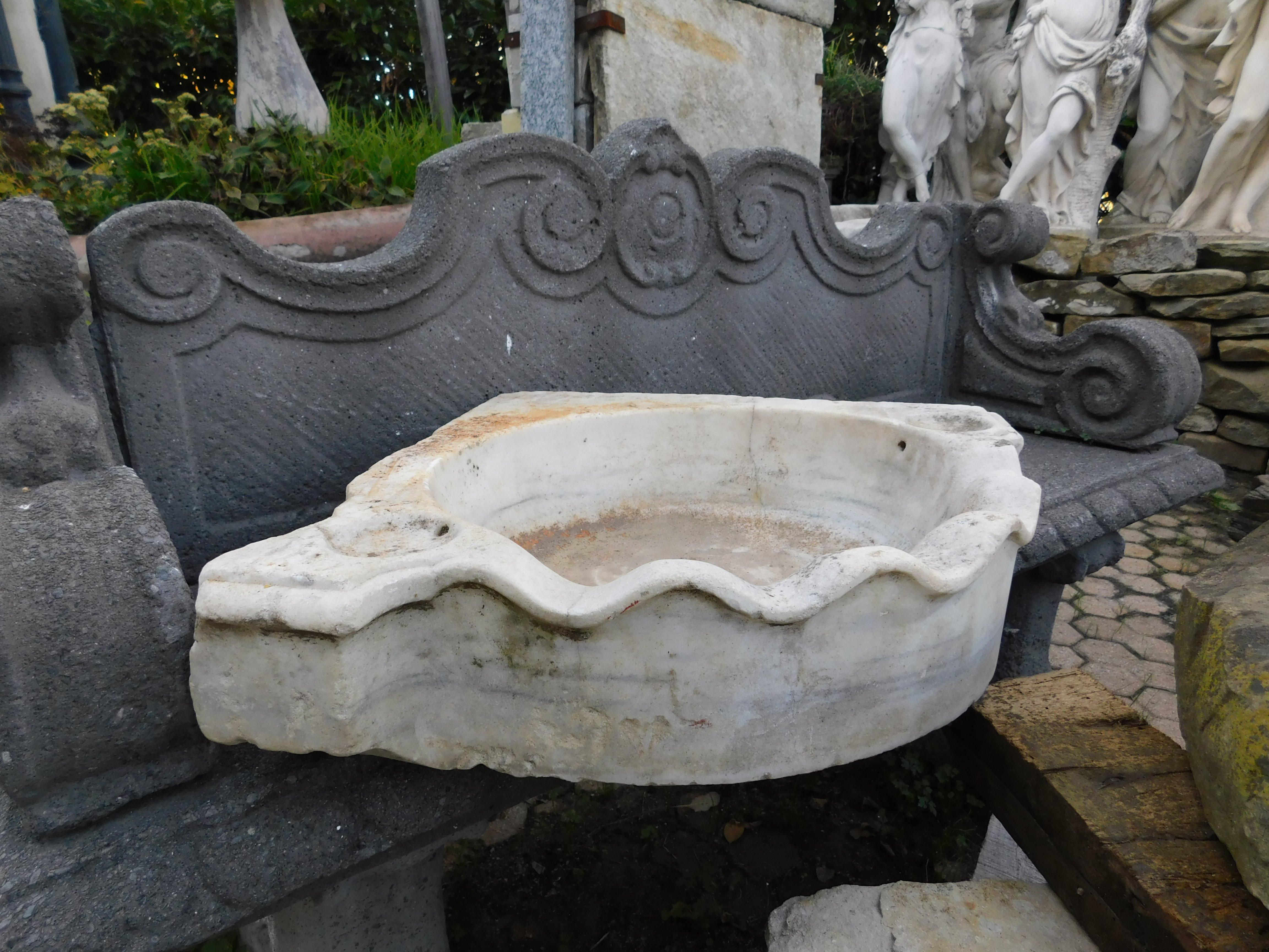 19th Century Carved marble sink basin, corner, Italy For Sale