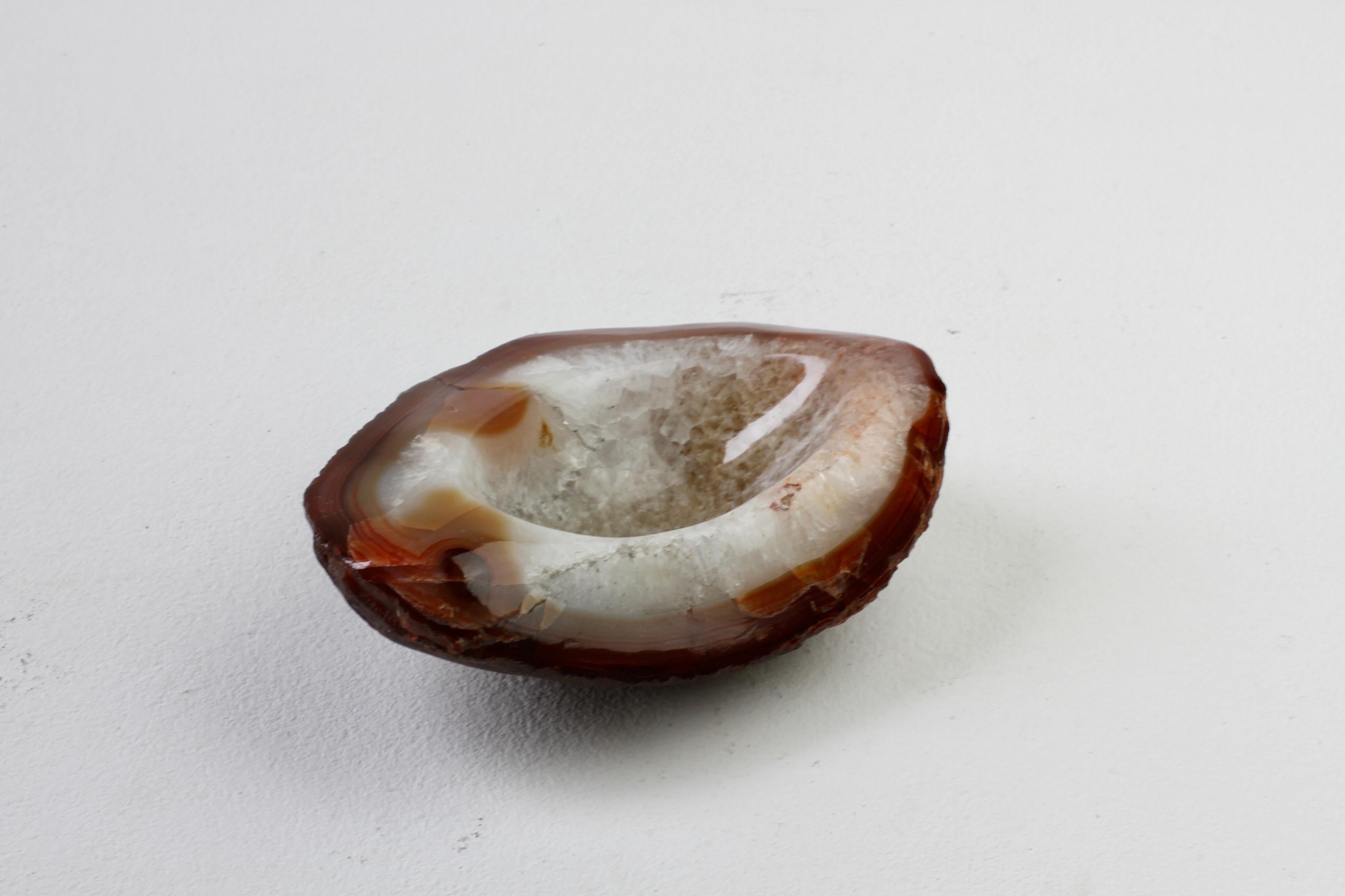 Geschnitzt Mitte des Jahrhunderts Brown Achat Crystal Stone Organic Dish, Vide-Poche oder Aschenbecher im Angebot 5