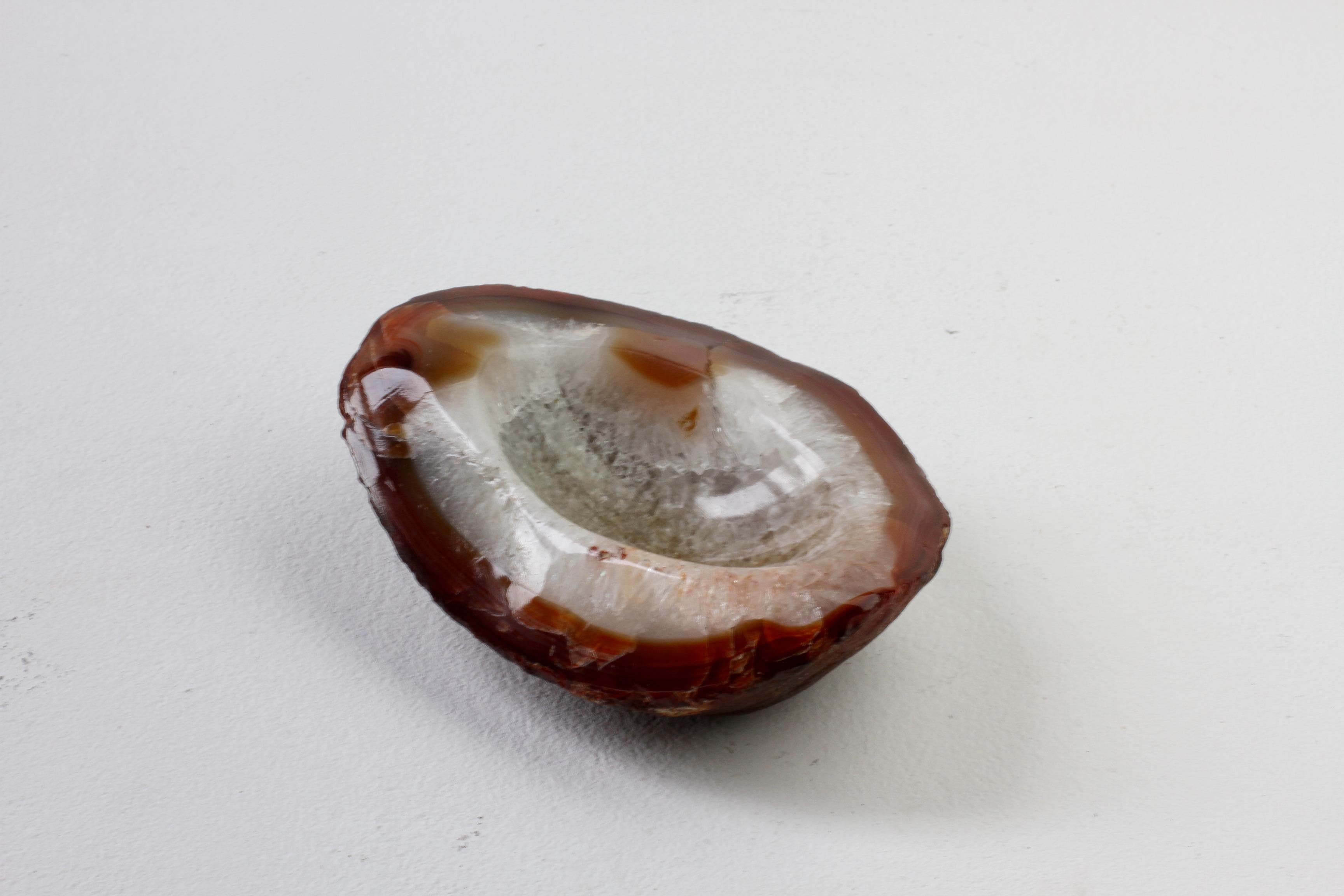 Geschnitzt Mitte des Jahrhunderts Brown Achat Crystal Stone Organic Dish, Vide-Poche oder Aschenbecher im Angebot 6