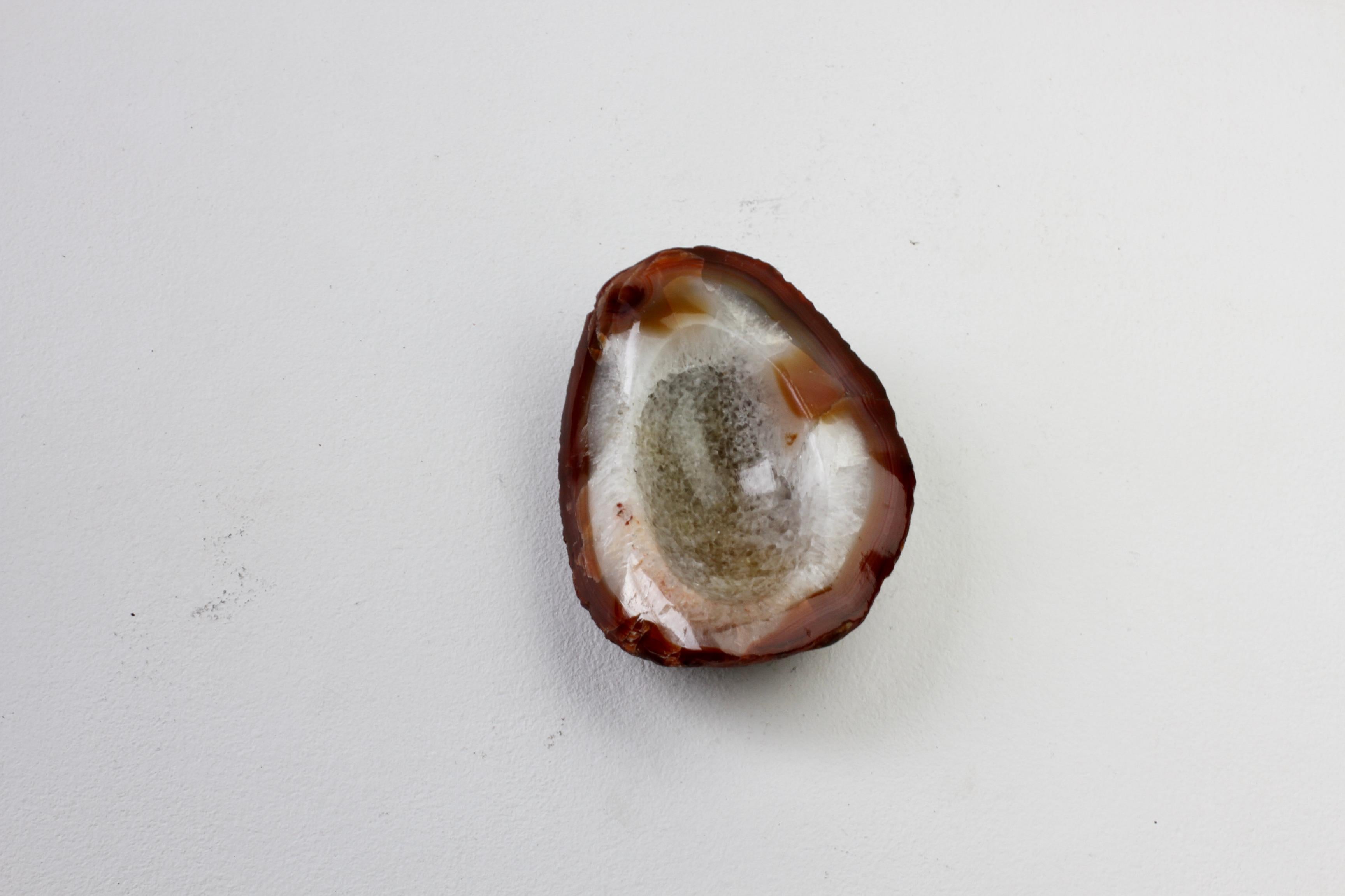 Geschnitzt Mitte des Jahrhunderts Brown Achat Crystal Stone Organic Dish, Vide-Poche oder Aschenbecher im Angebot 9