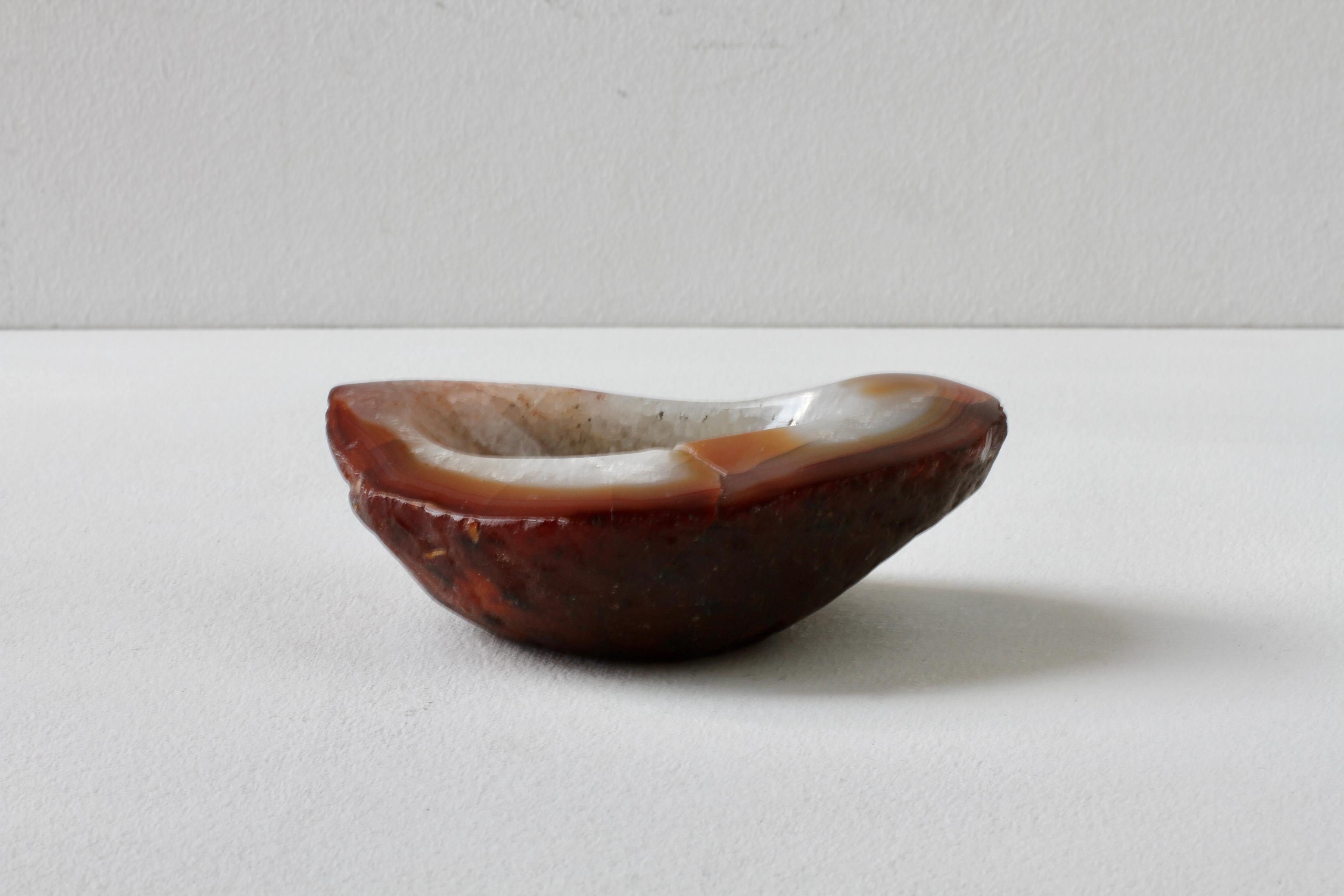 Geschnitzt Mitte des Jahrhunderts Brown Achat Crystal Stone Organic Dish, Vide-Poche oder Aschenbecher im Angebot 10