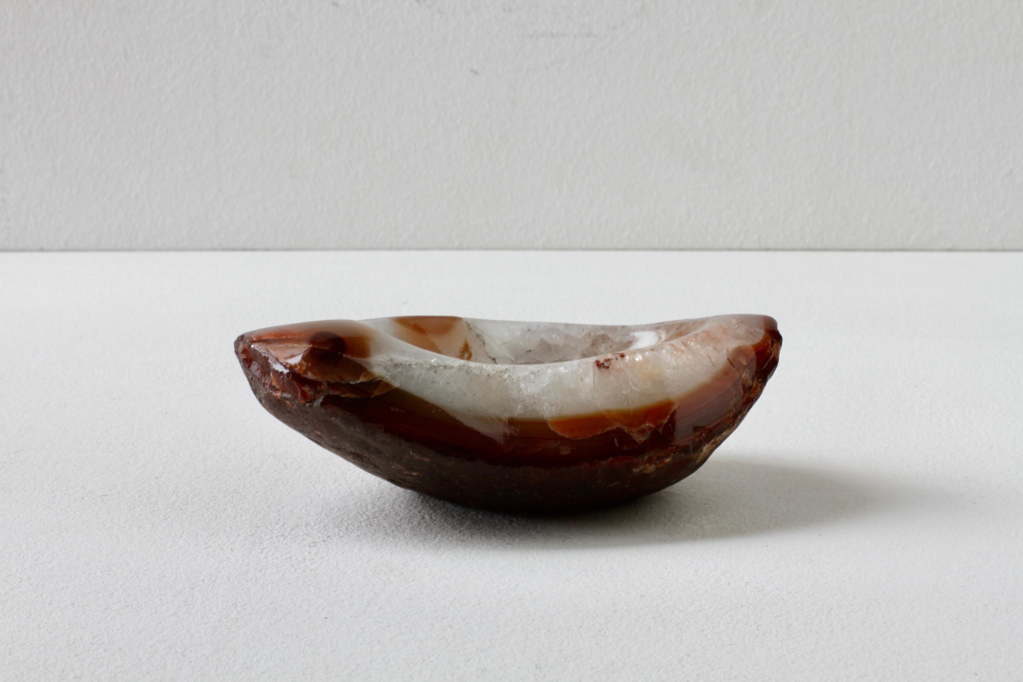 Geschnitzt Mitte des Jahrhunderts Brown Achat Crystal Stone Organic Dish, Vide-Poche oder Aschenbecher im Angebot 11