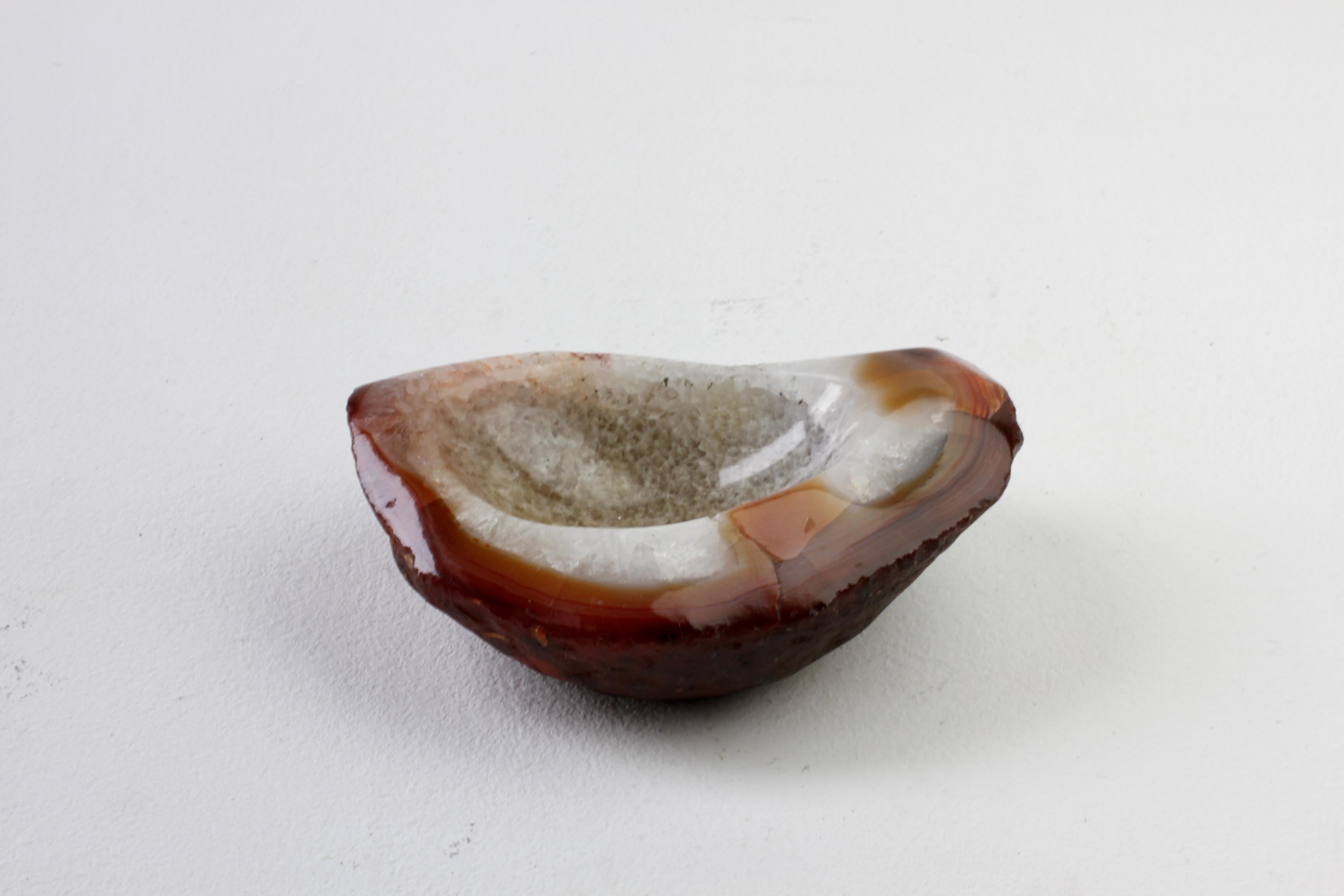 Geschnitzt Mitte des Jahrhunderts Brown Achat Crystal Stone Organic Dish, Vide-Poche oder Aschenbecher im Zustand „Gut“ im Angebot in Landau an der Isar, Bayern