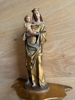 Statue miniature sculptée de Mère Marie et Child Child Jesus sur support mural en bois doré