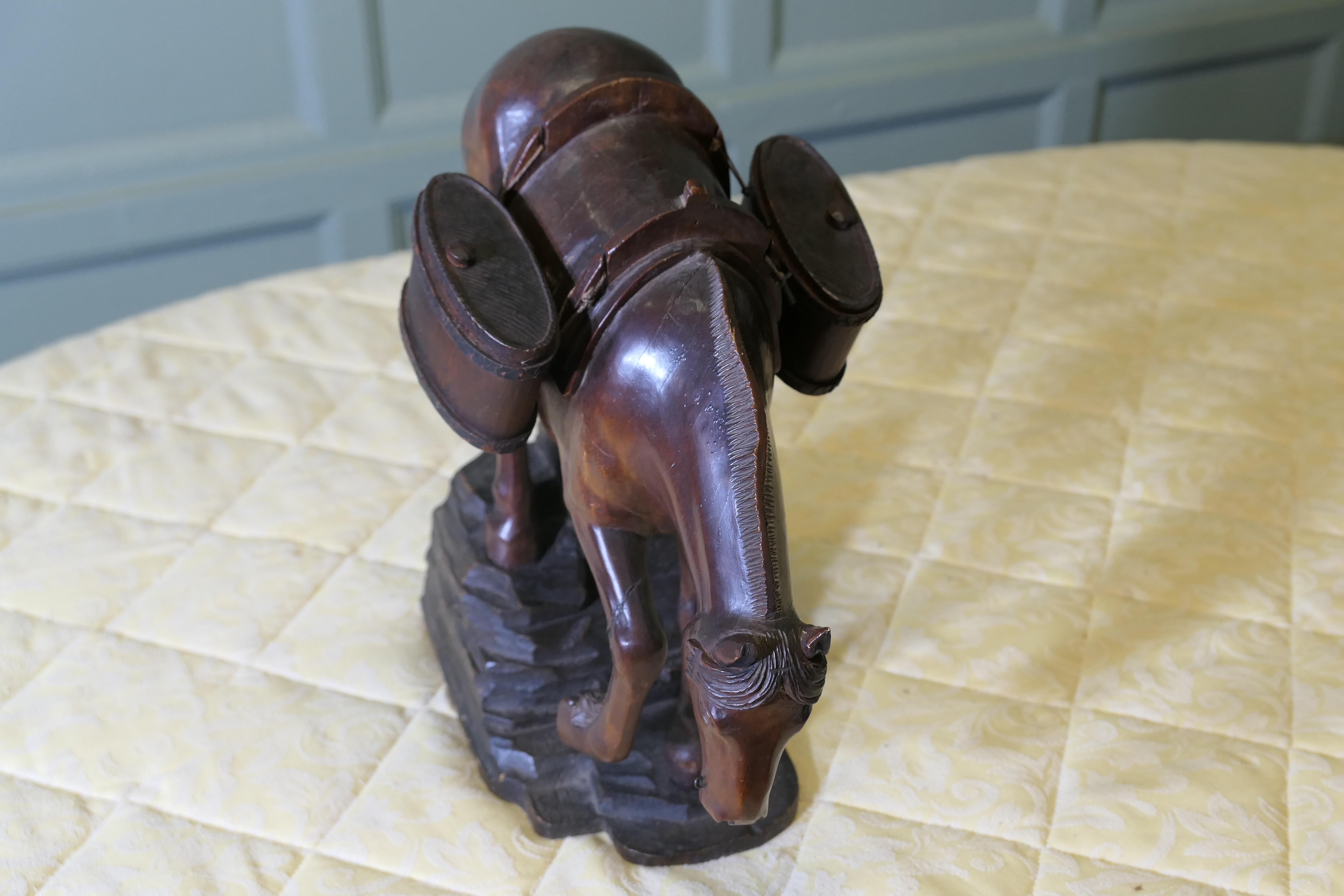 Beaux-Arts Modèle sculpté d'un cheval de Mongolie  Cette rare et belle trouvaille en vente