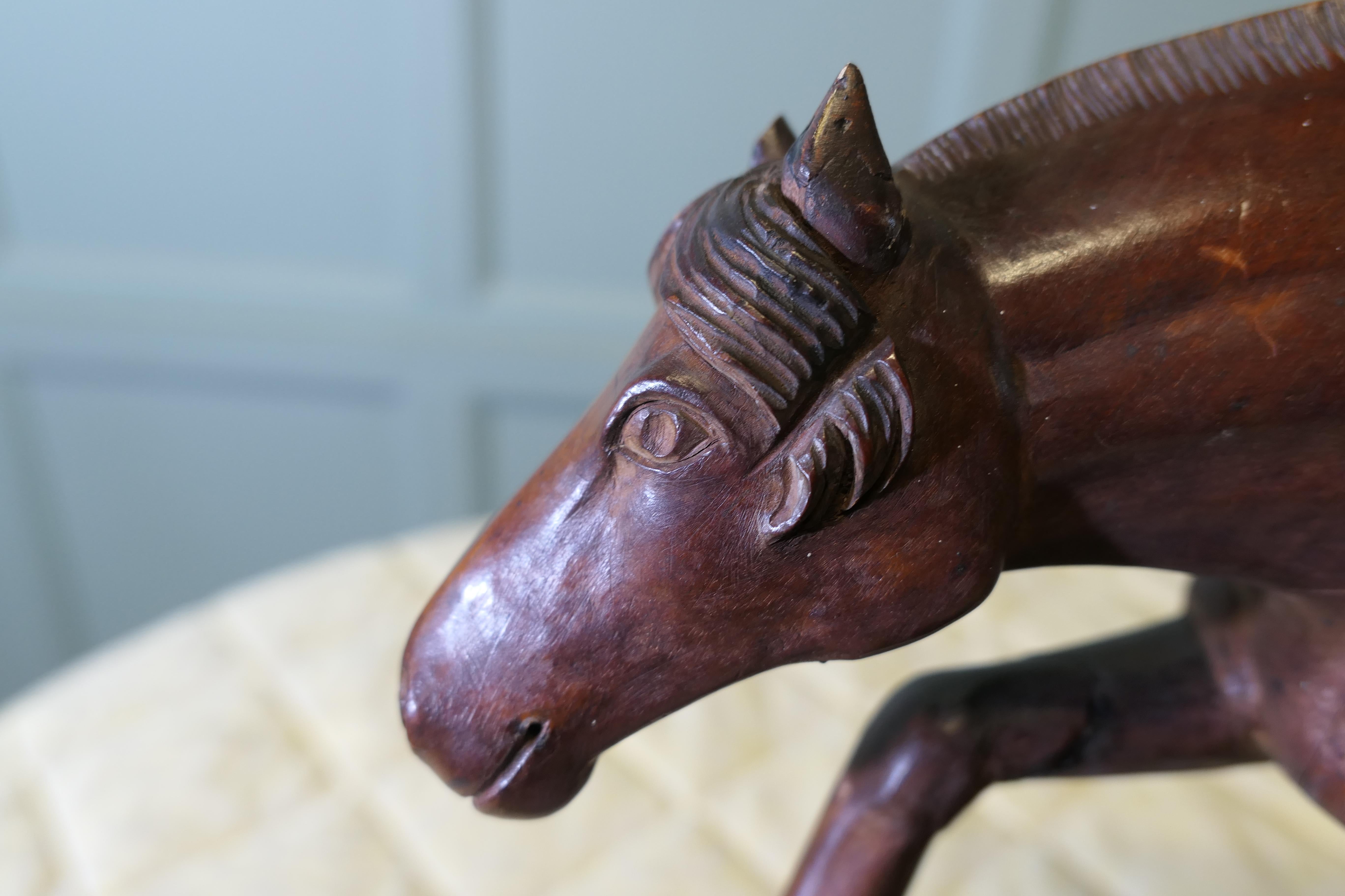 Modèle sculpté d'un cheval de Mongolie  Cette rare et belle trouvaille en vente 1