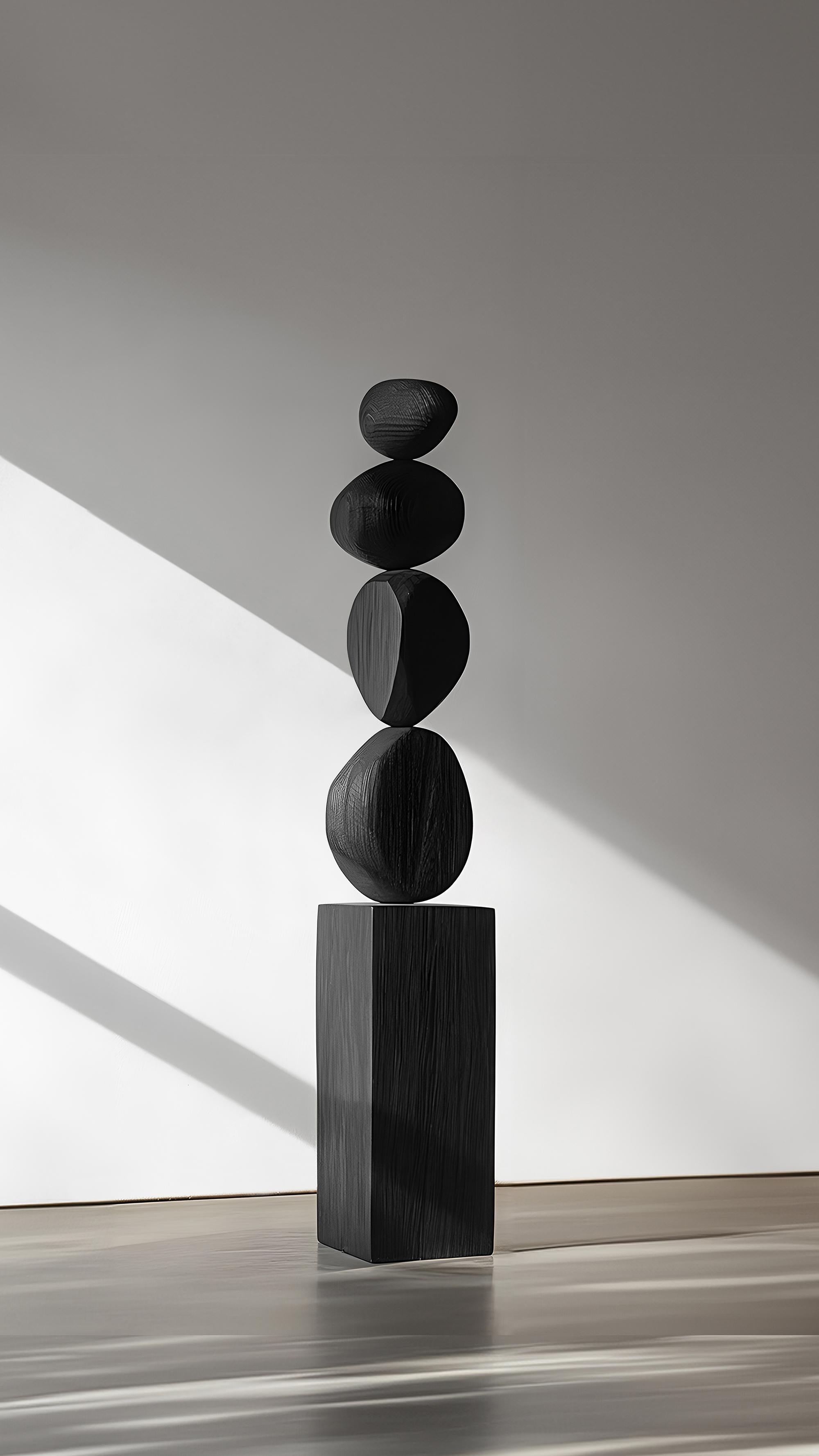 Carved Modern Totem in Dark Black Solid Wood Elegance, Still Stand No95 In New Condition For Sale In Estado de Mexico CP, Estado de Mexico