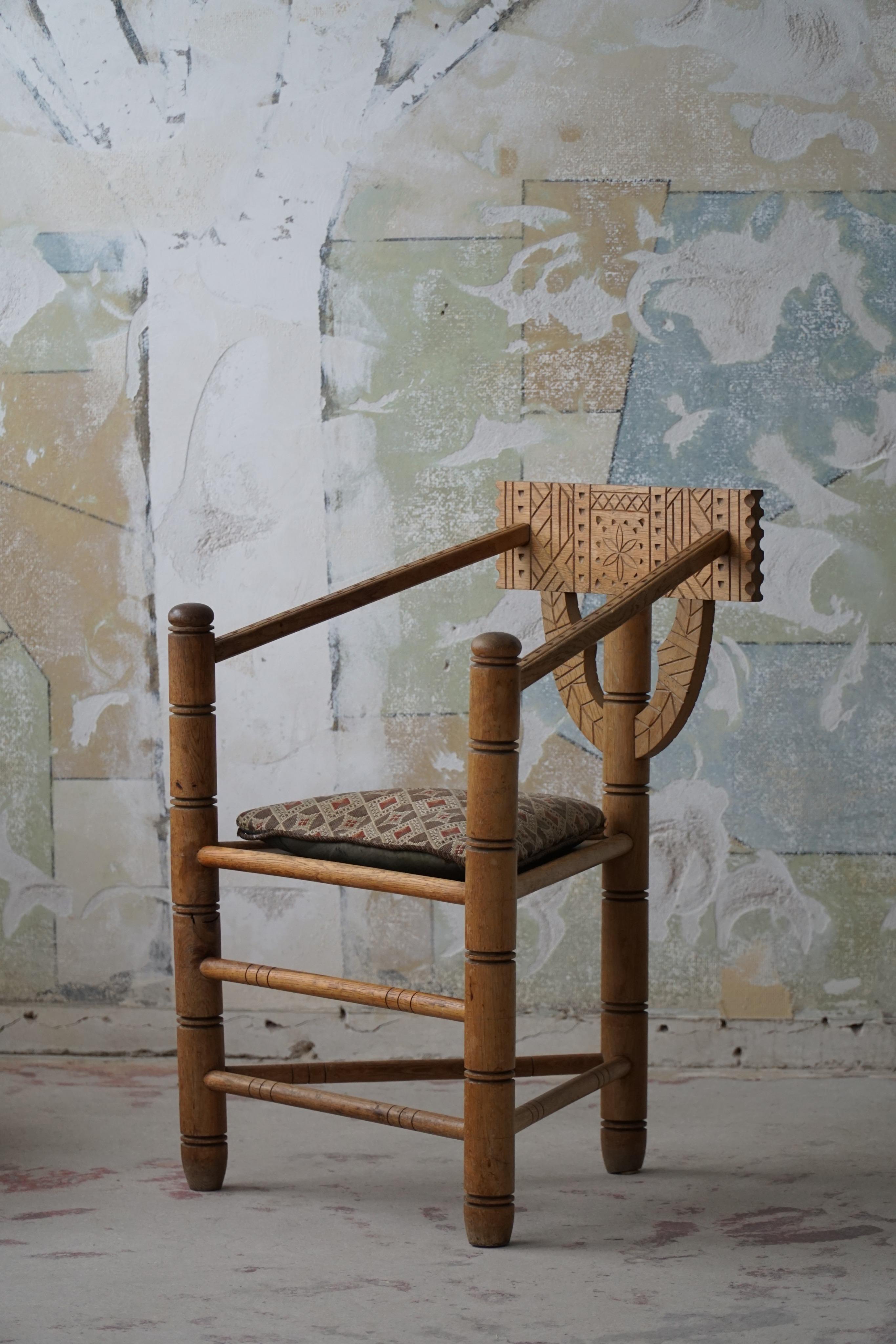 Carved Monk Chair in Solid Oak, Wabi Sabi, Swedish, Early 20th Century For Sale 8