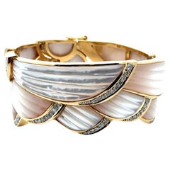 Bracelet manchette en or sculpté MOP et diamant, de style vintage