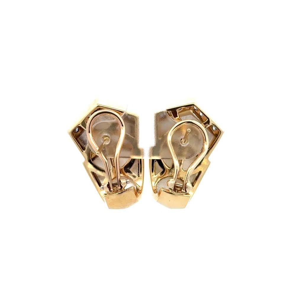 Carved MOP and RBC Diamond Gold Statement Vintage Clip Earrings In Excellent Condition For Sale In Montreal, QC